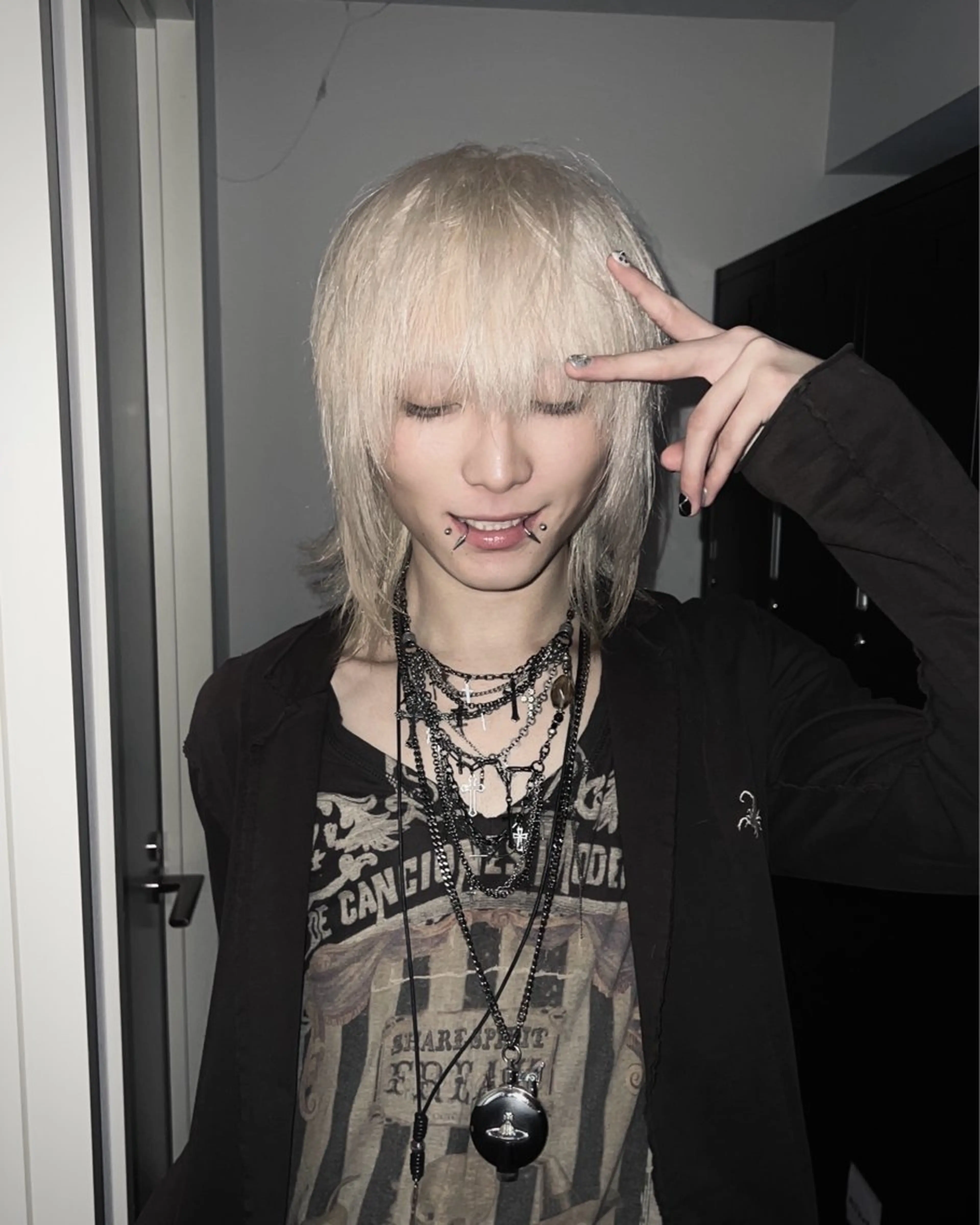 ミディアム ヘアカラー AIRA/ブリーチ ‪/透明感カラーのヘアスタイル