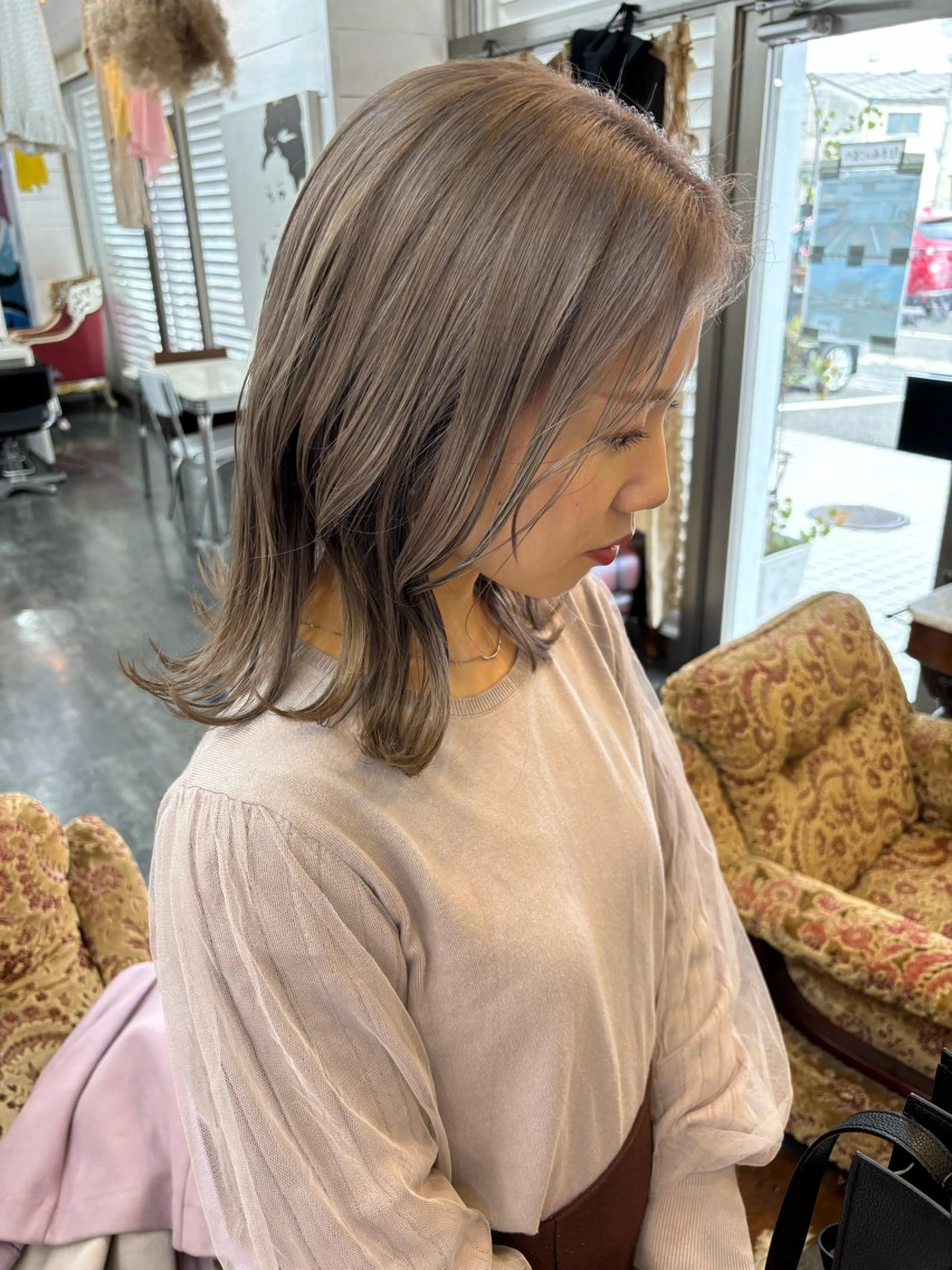 ミディアム カラー ベージュカラー ラベンダーカラー ラベンダーベージュ LOMARLIE JURIAのヘアスタイル