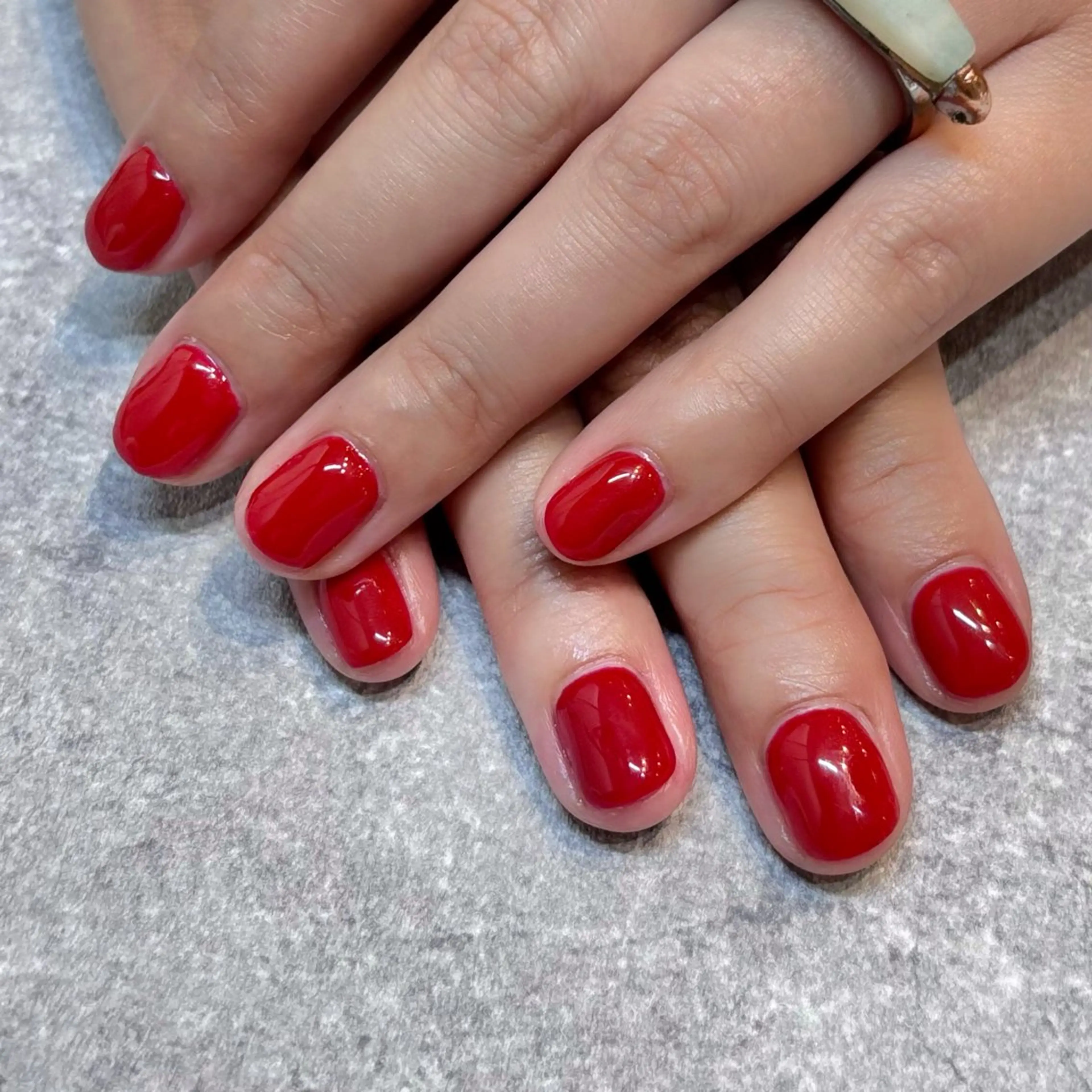 ネイル ワンカラーネイル ショートネイル L'idea nail〈ラ・イデア・ネイル〉所属・L'ideanail AZUのネイルデザイン
