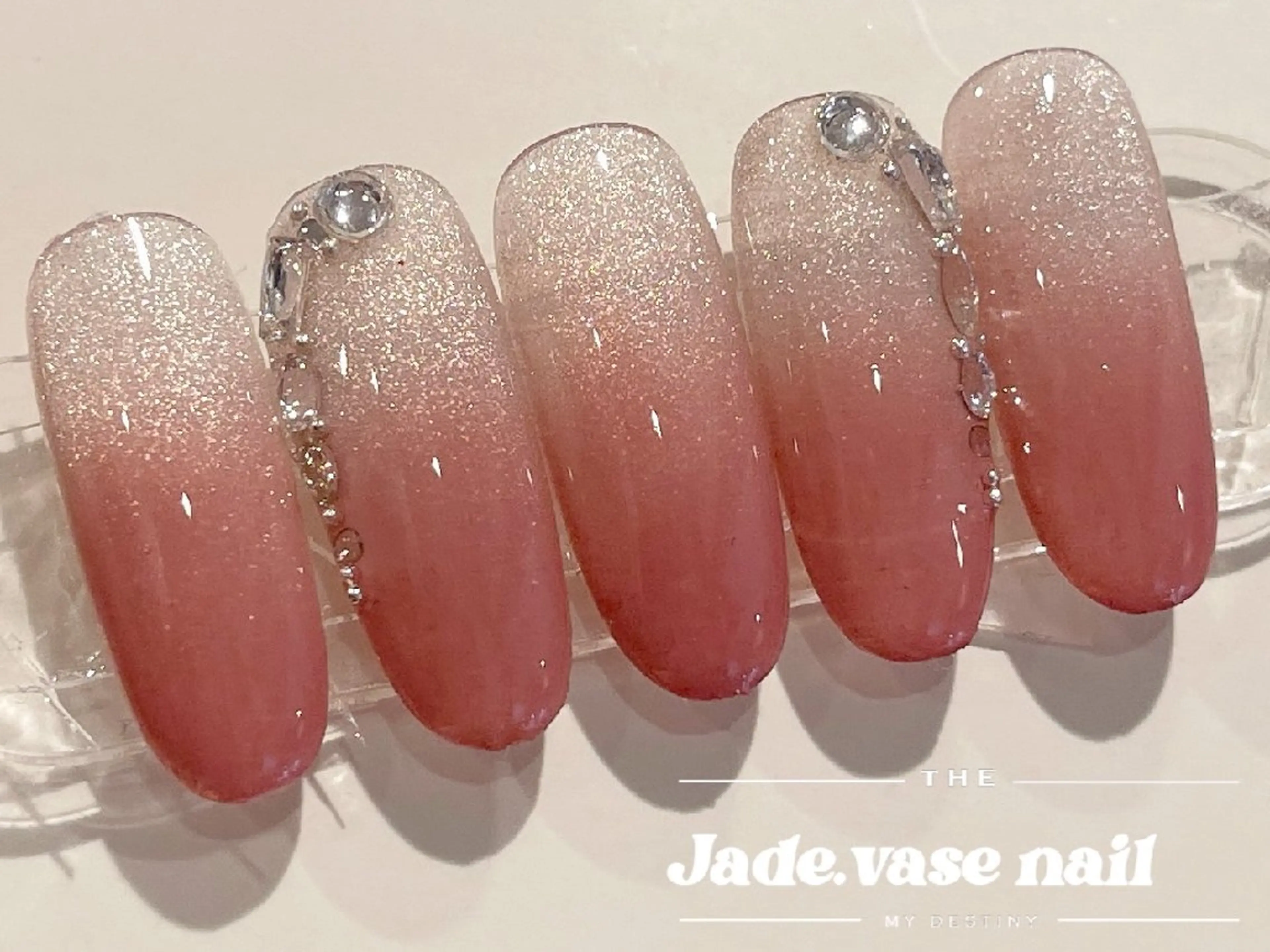 ネイル も りのネイルデザイン