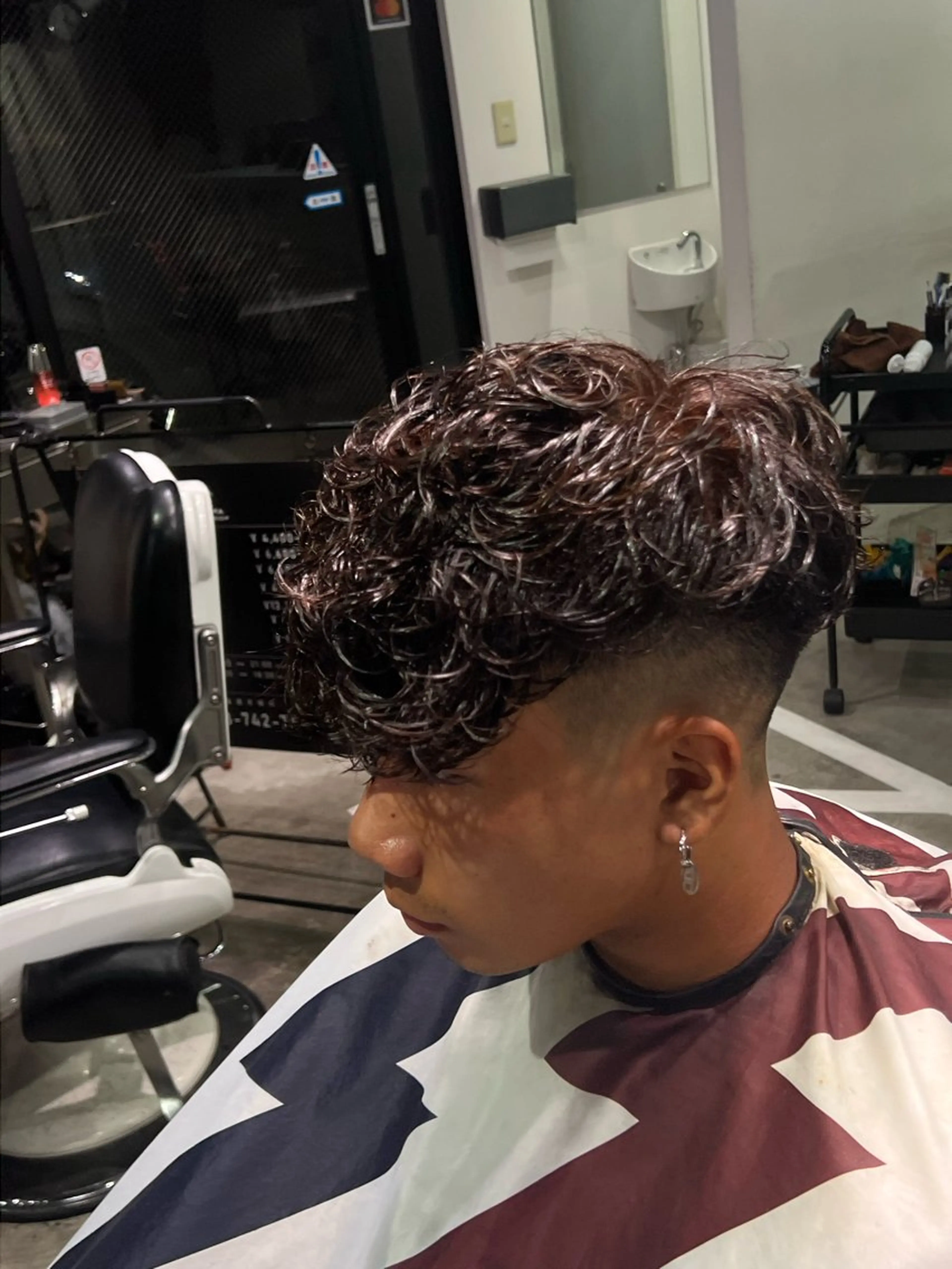 ミディアム カラー パーマ ミディアムパーマ FUJIYAMA BARBER SHOP所属・朝陽 /メンズカット専門のヘアスタイル