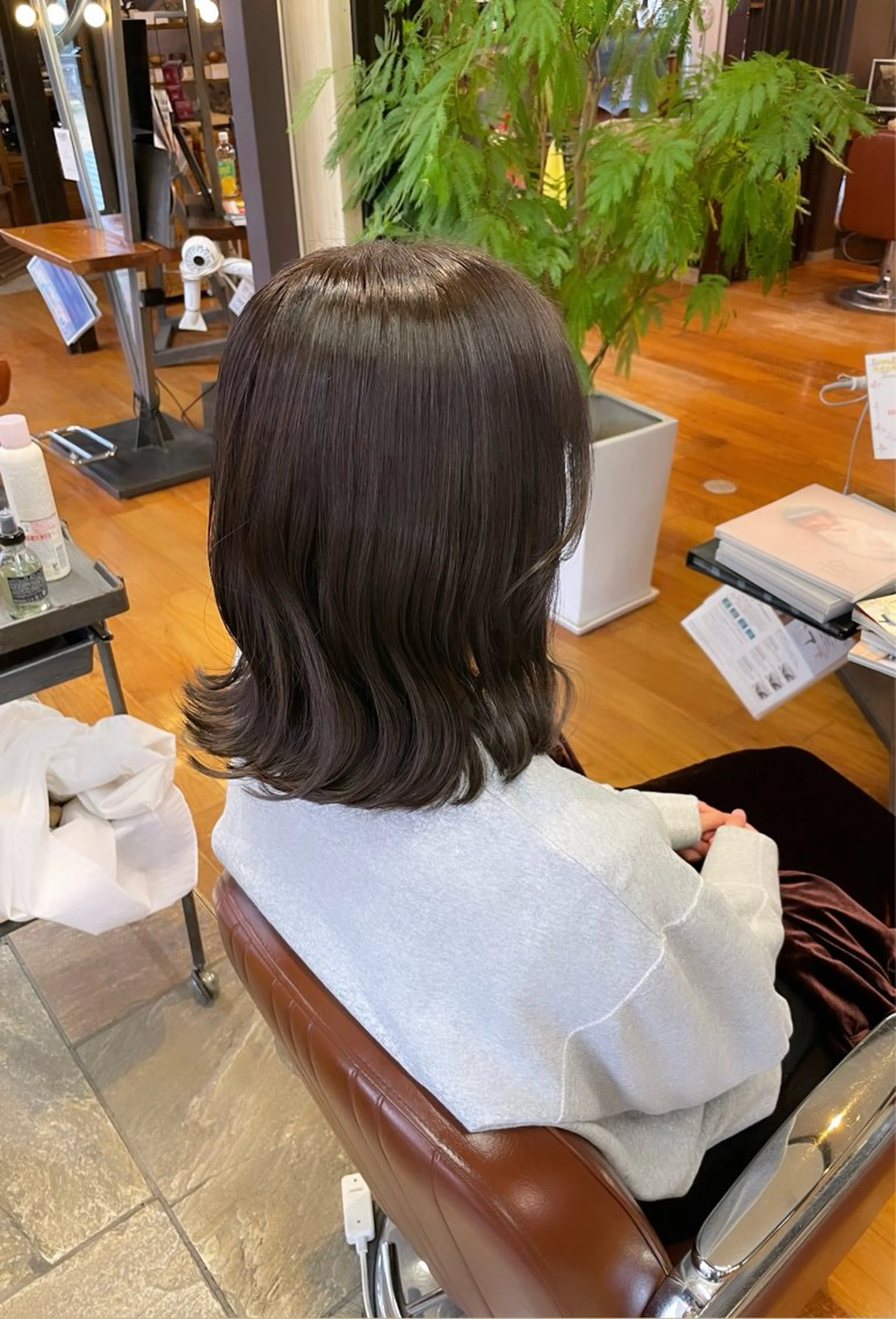 ミディアム カラー ベージュカラー 透明感カラー ハイライトカラー ラベンダーカラー ハイライト ayaka |トレンドヘアのヘアスタイル