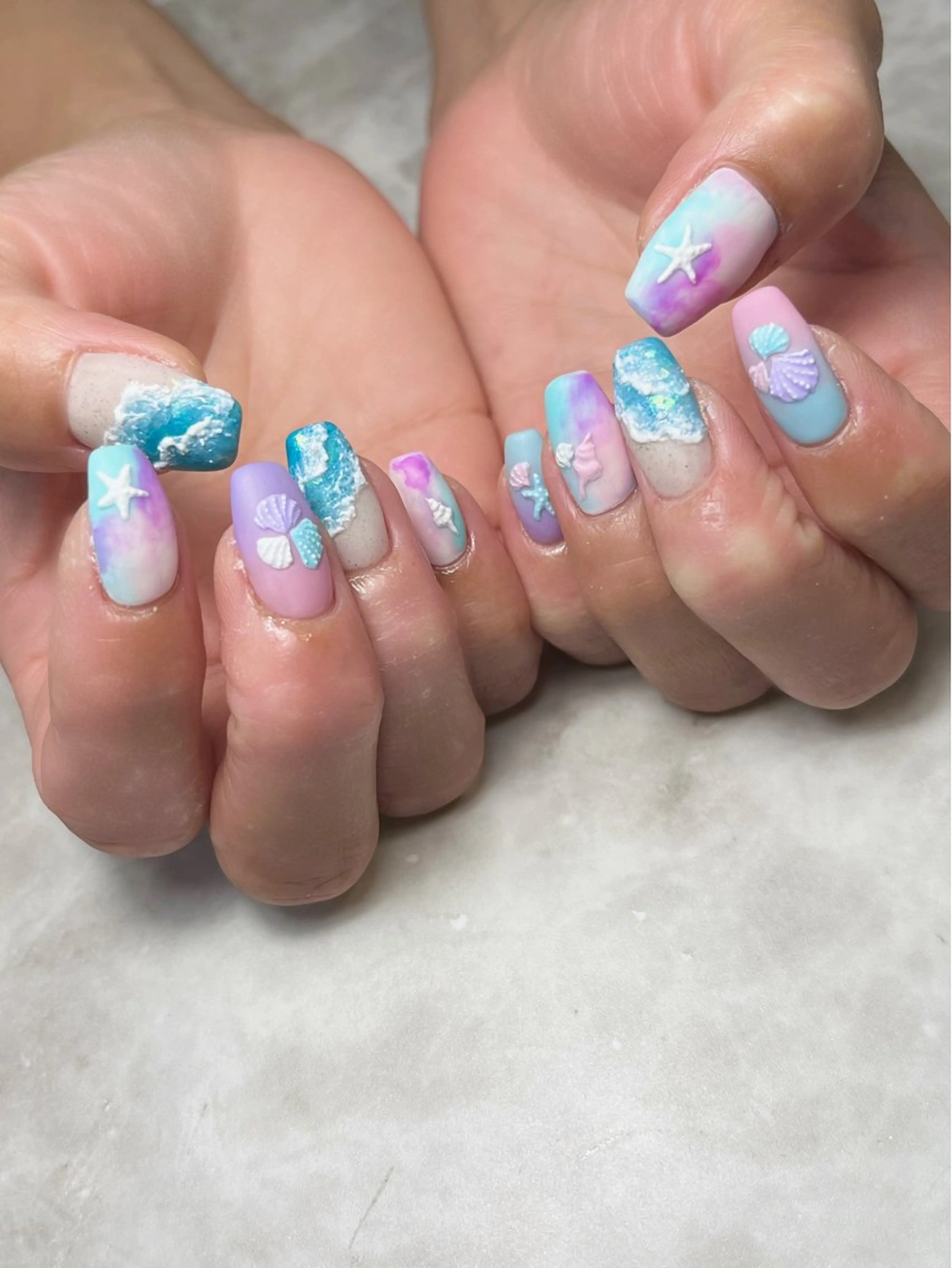 ネイル オーロラネイル グラデーション マットネイル Nailsalon E's cafeのネイルデザイン