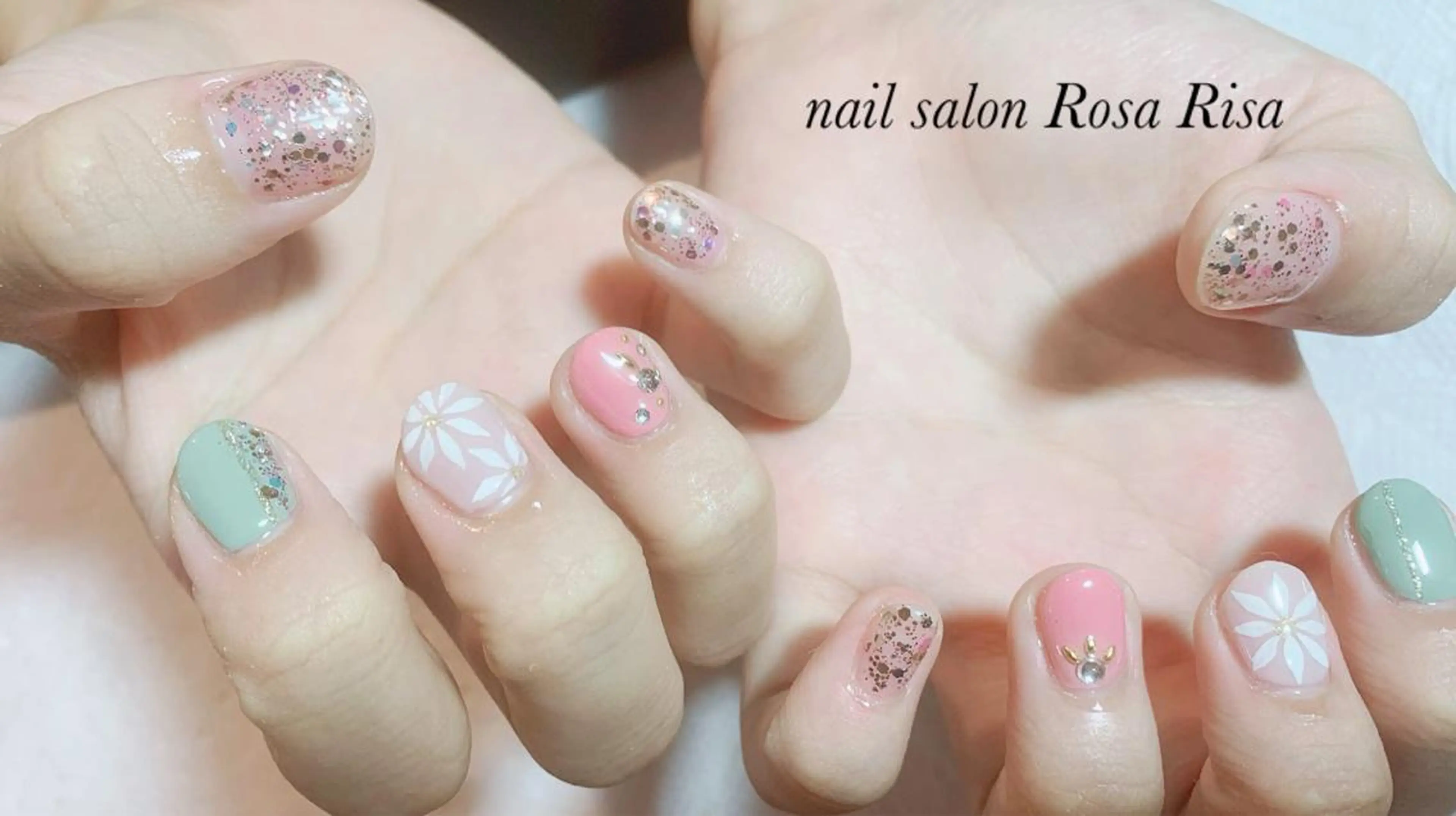 ショート ネイル ハンドネイル ネイルスタジオ シェイクユアハンズのネイルデザイン