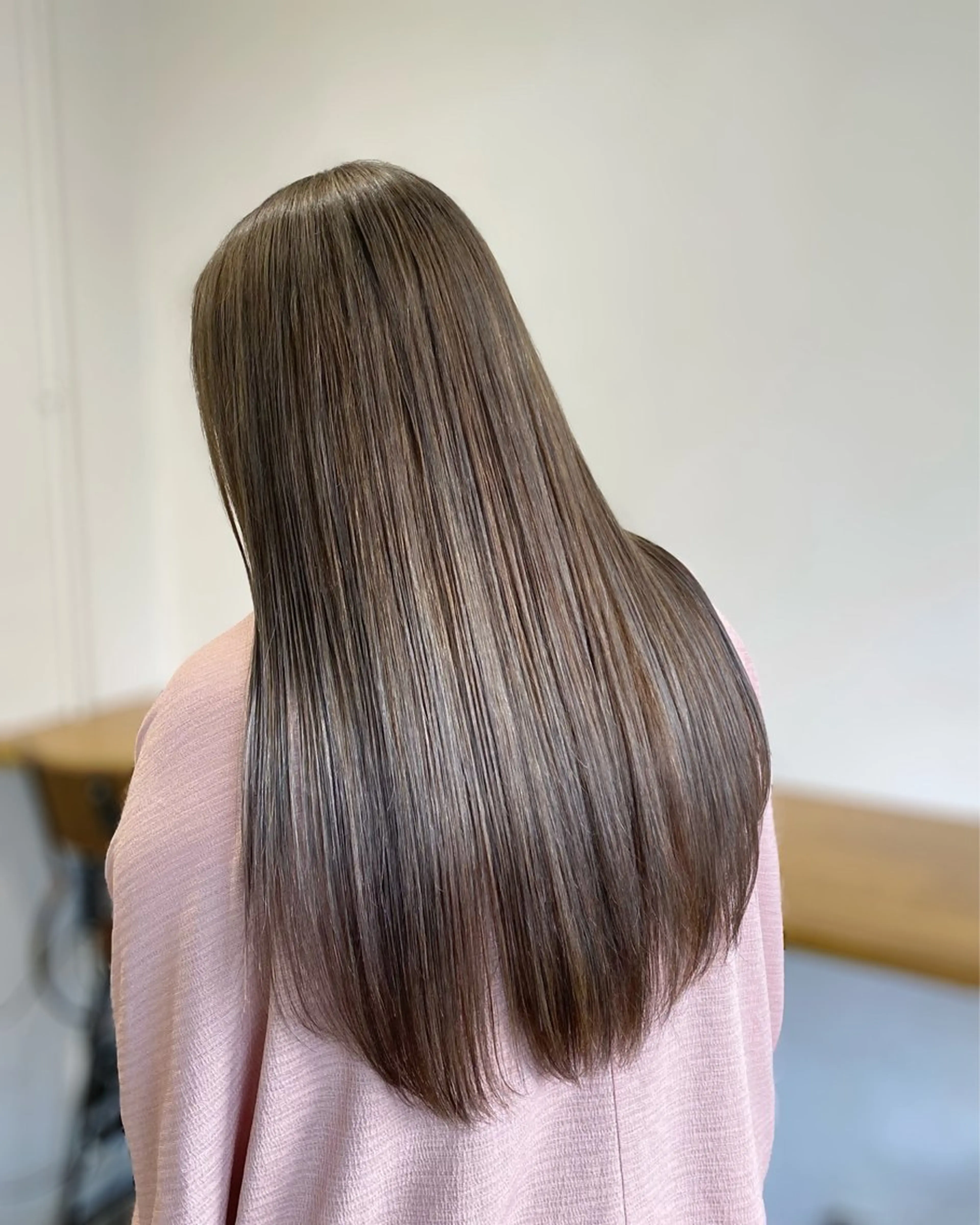 ロング カラー ヘアアレンジ ブリーチ 透明感カラー グレージュ Narumi 🧚‍♂️の眉毛・アイブロウイメージ