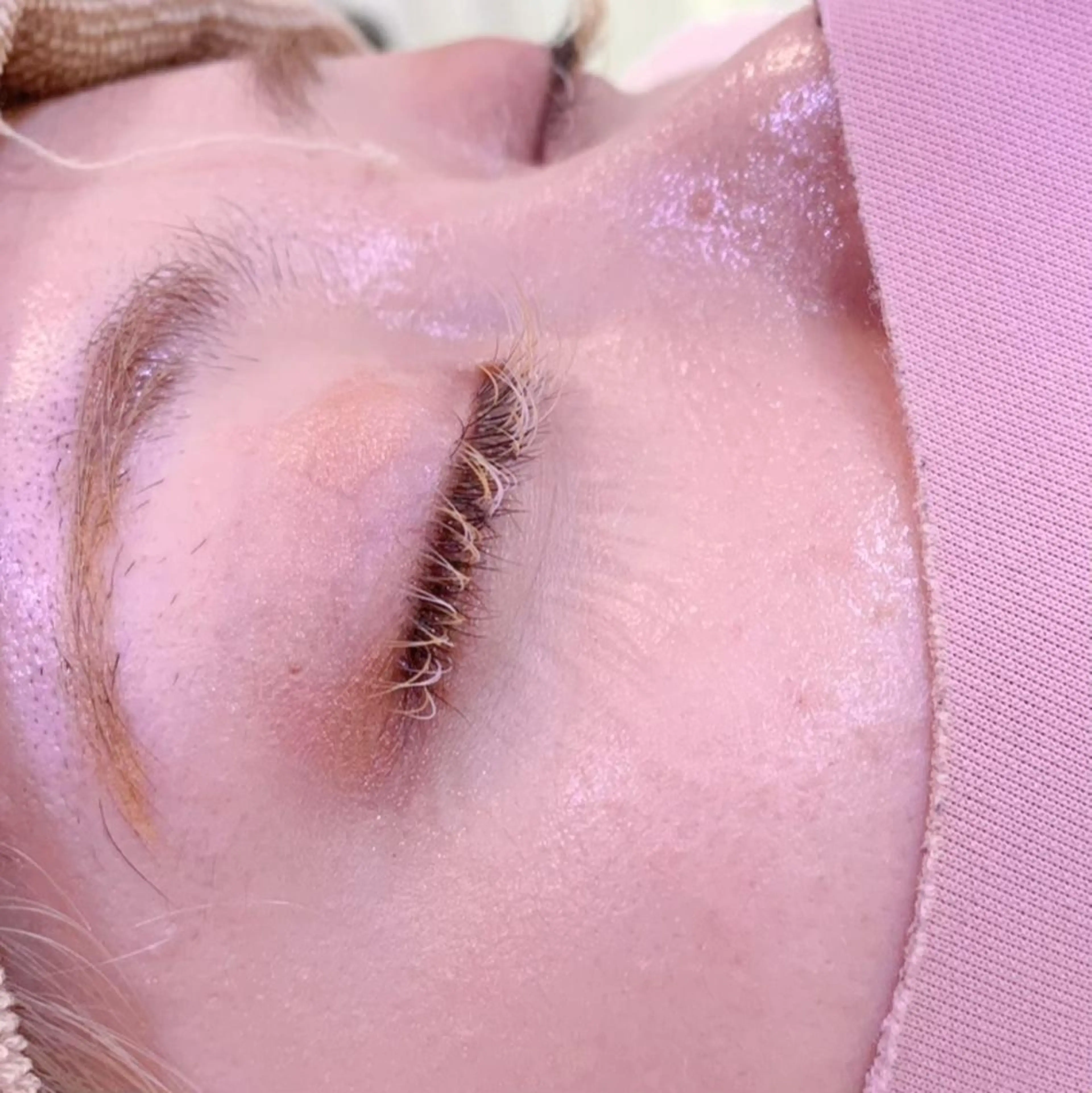 マツエク・マツパ カラーマツエク ﾎｯﾄﾍﾟｯﾊﾟｰ に移行中【かな】のヘアスタイル