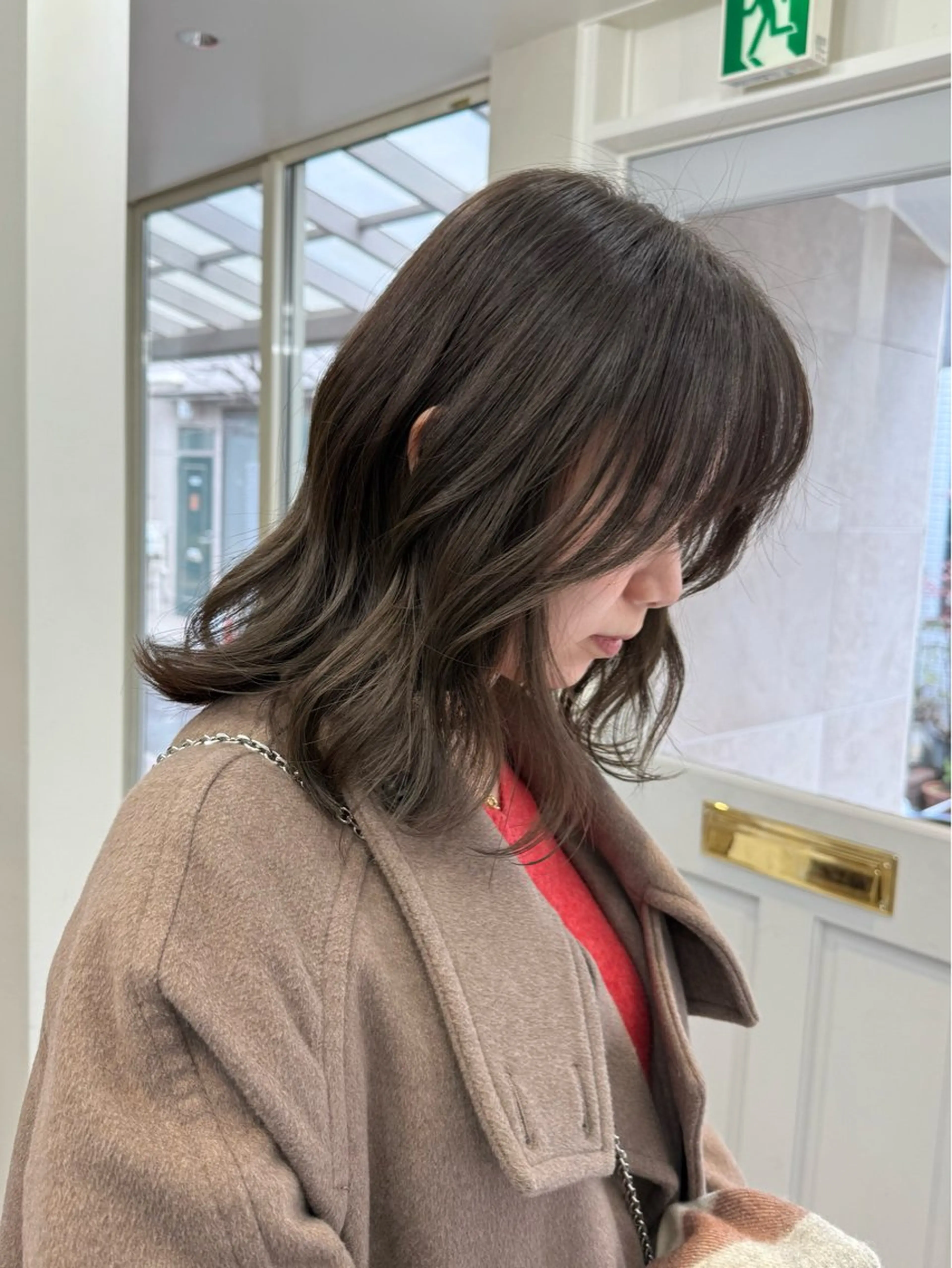 ミディアム カラー ミルクティー× グレージュMOMOのヘアスタイル