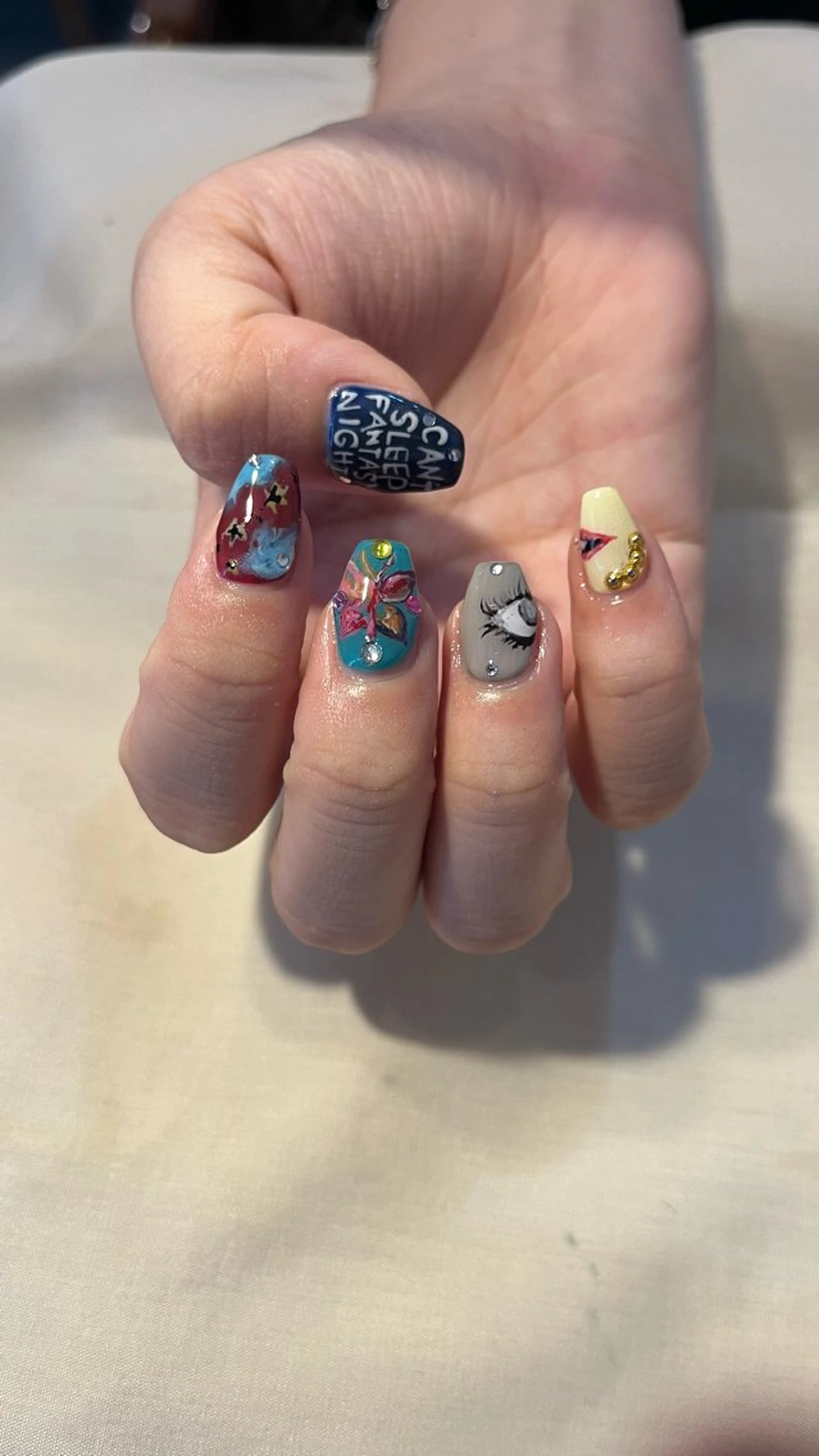 ネイル ハンドネイル Trico Antique所属・岩本 杏のネイルデザイン