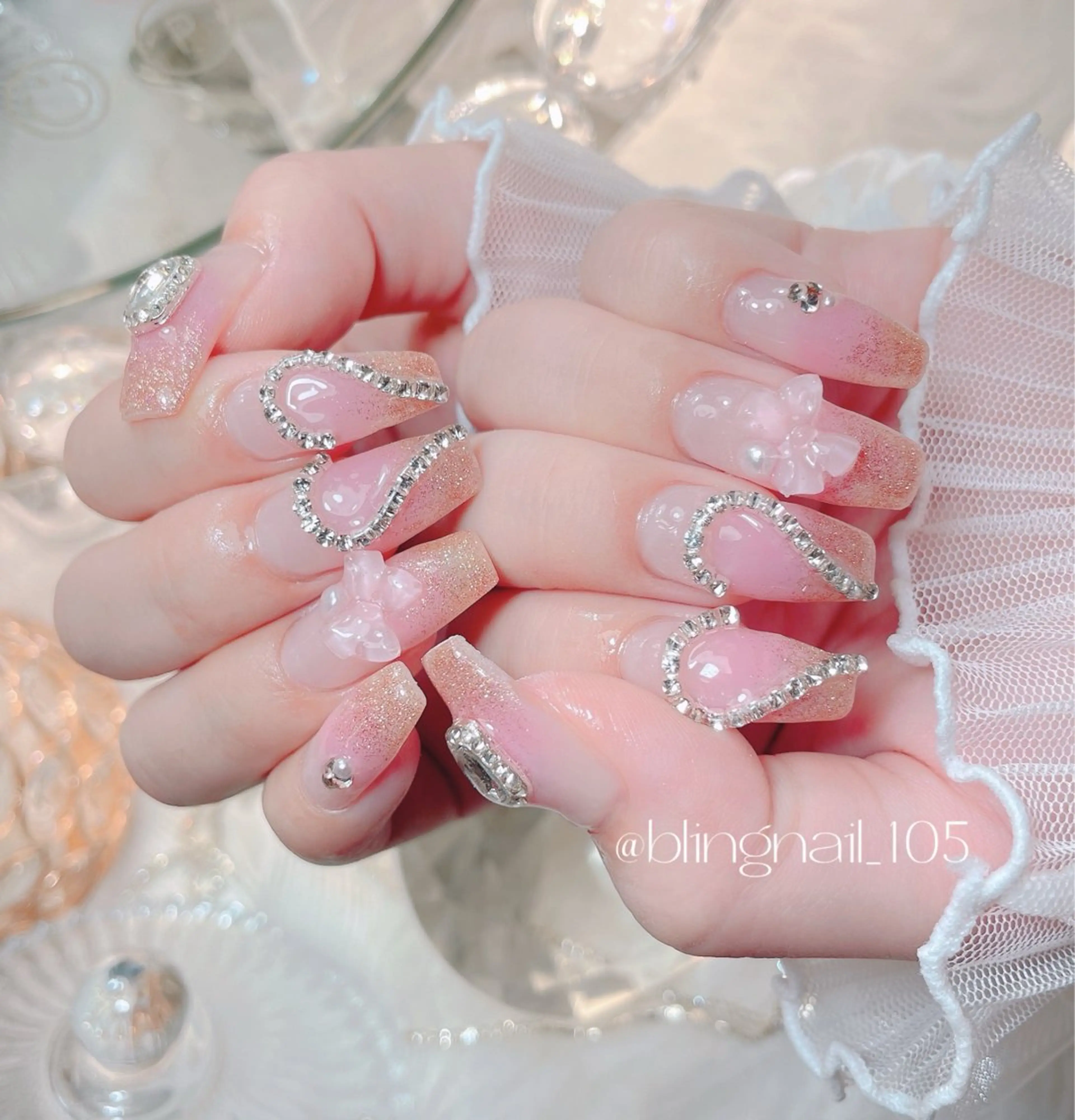 ネイル 23時まで❤︎韓国、 ワンホンネイルのネイルデザイン