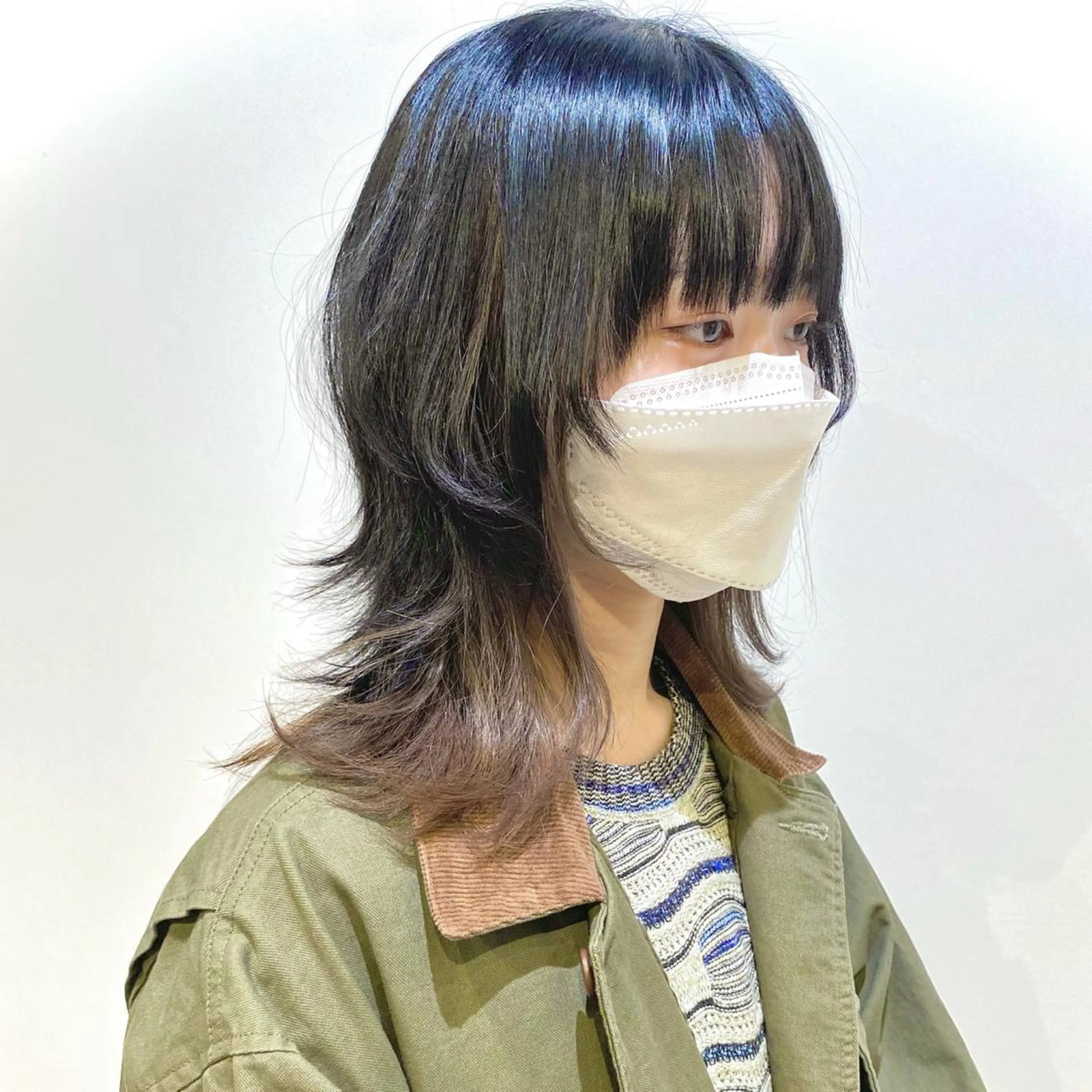 ミディアム カット ヘアカラー 大阪ウルフカット ハッシュカットのヘアスタイル