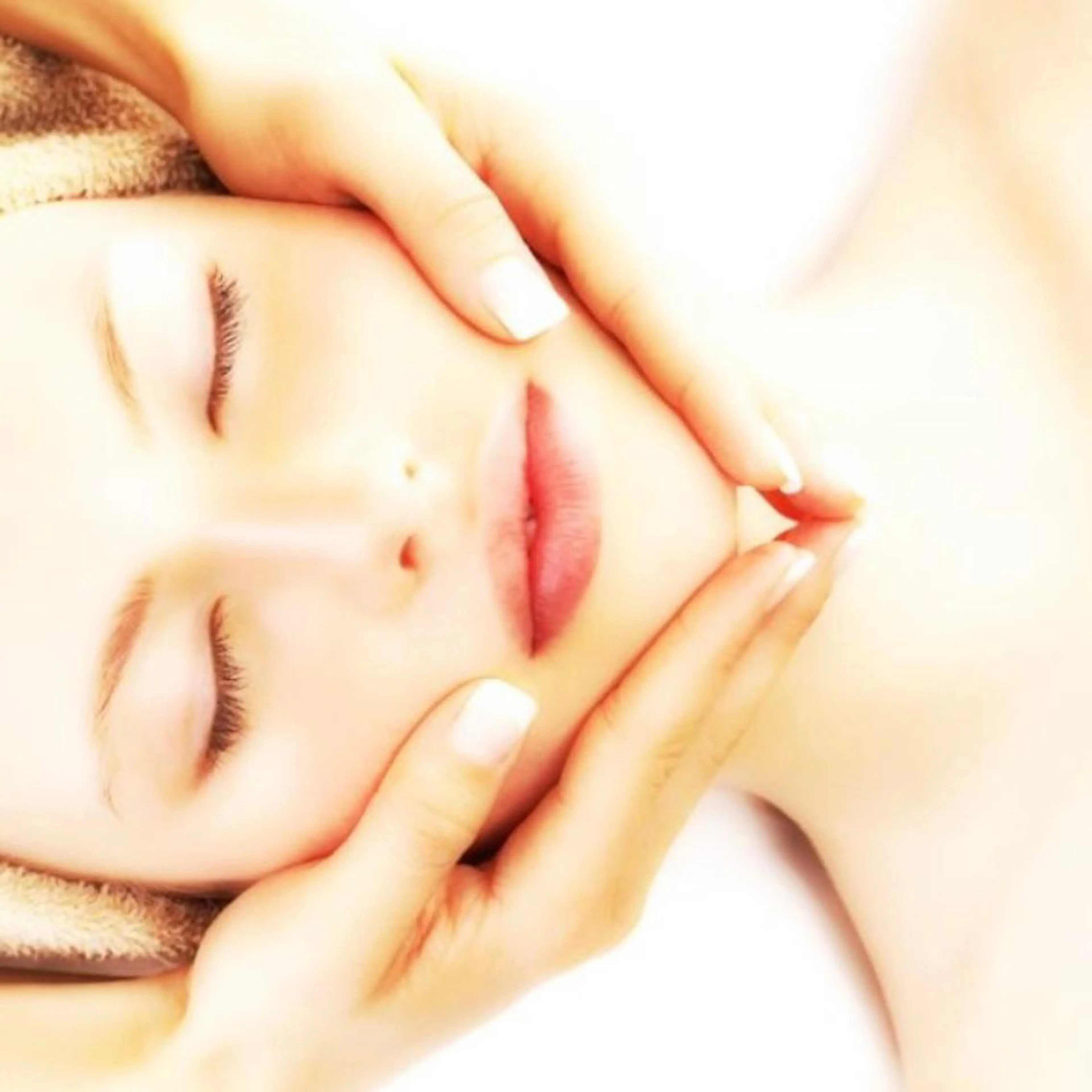 【潤いフェイシャル《60分》】乾燥・ハリ・シワ・たるみ・くすみ・メイク崩れが気になる方へ✨️の写真