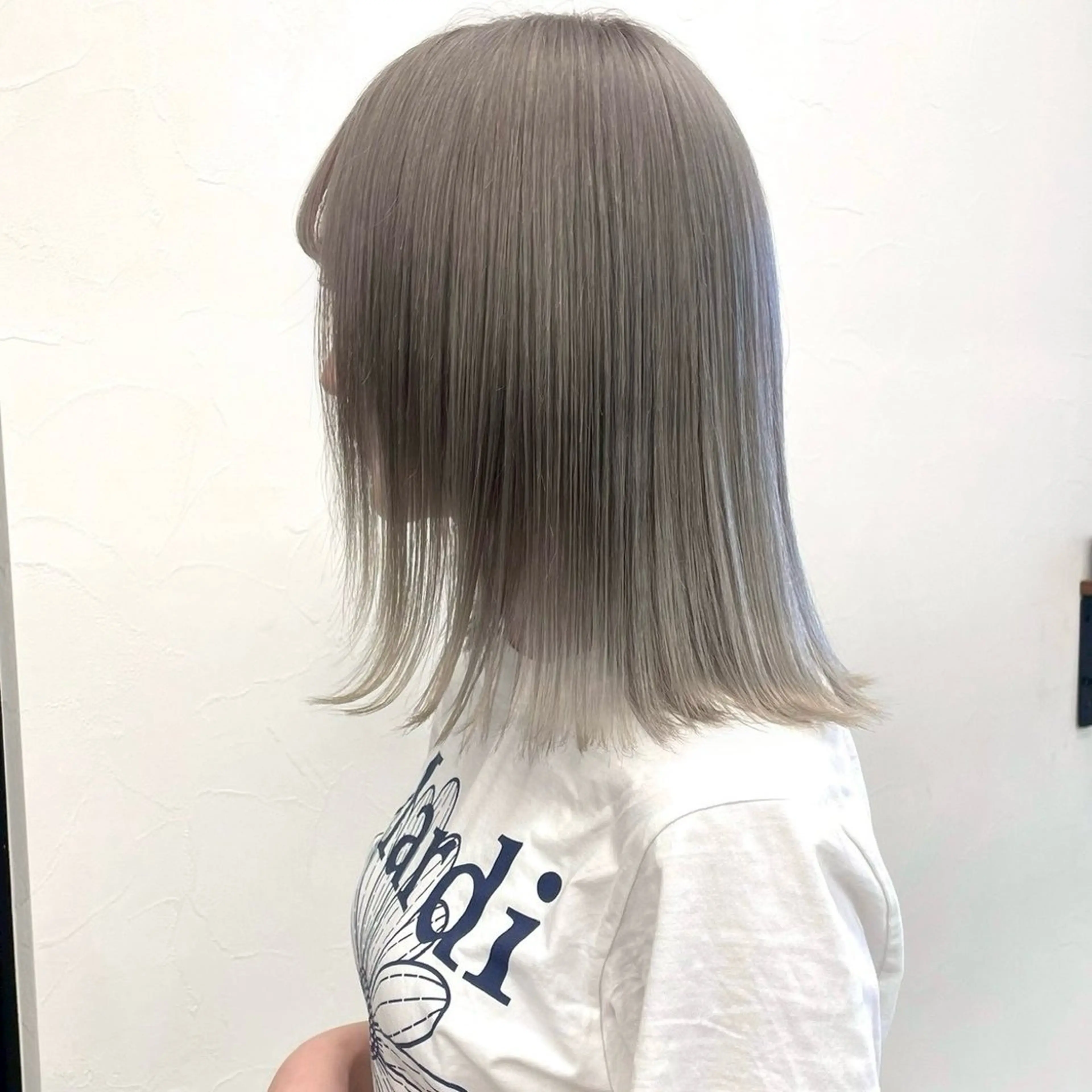 セミロング カット 🌙透明感カラー ×カット リナ🌙のヘアスタイル