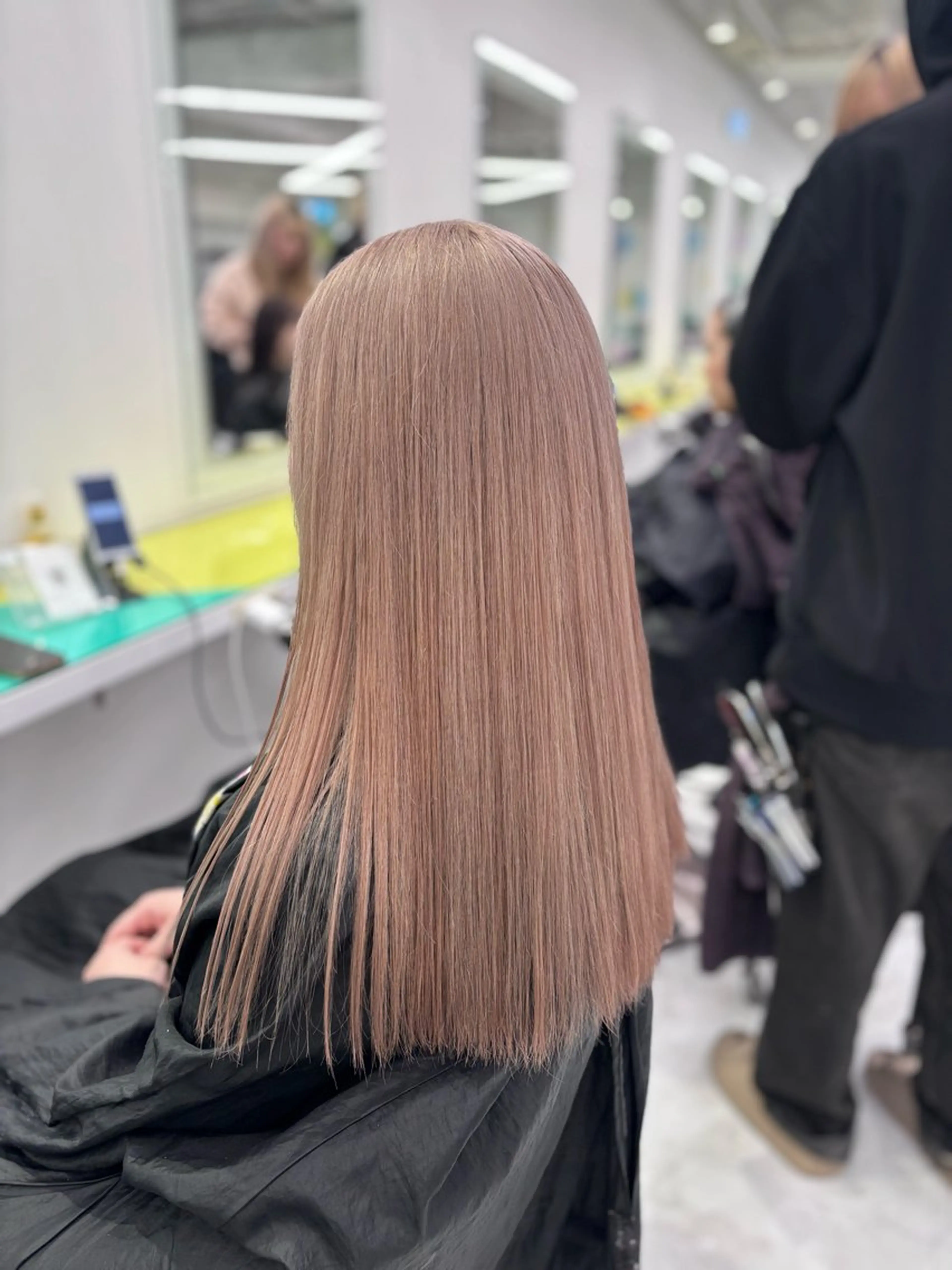 ロング カラー ヘアカラー ダメージレスハイ トーン💖kanonのヘアスタイル