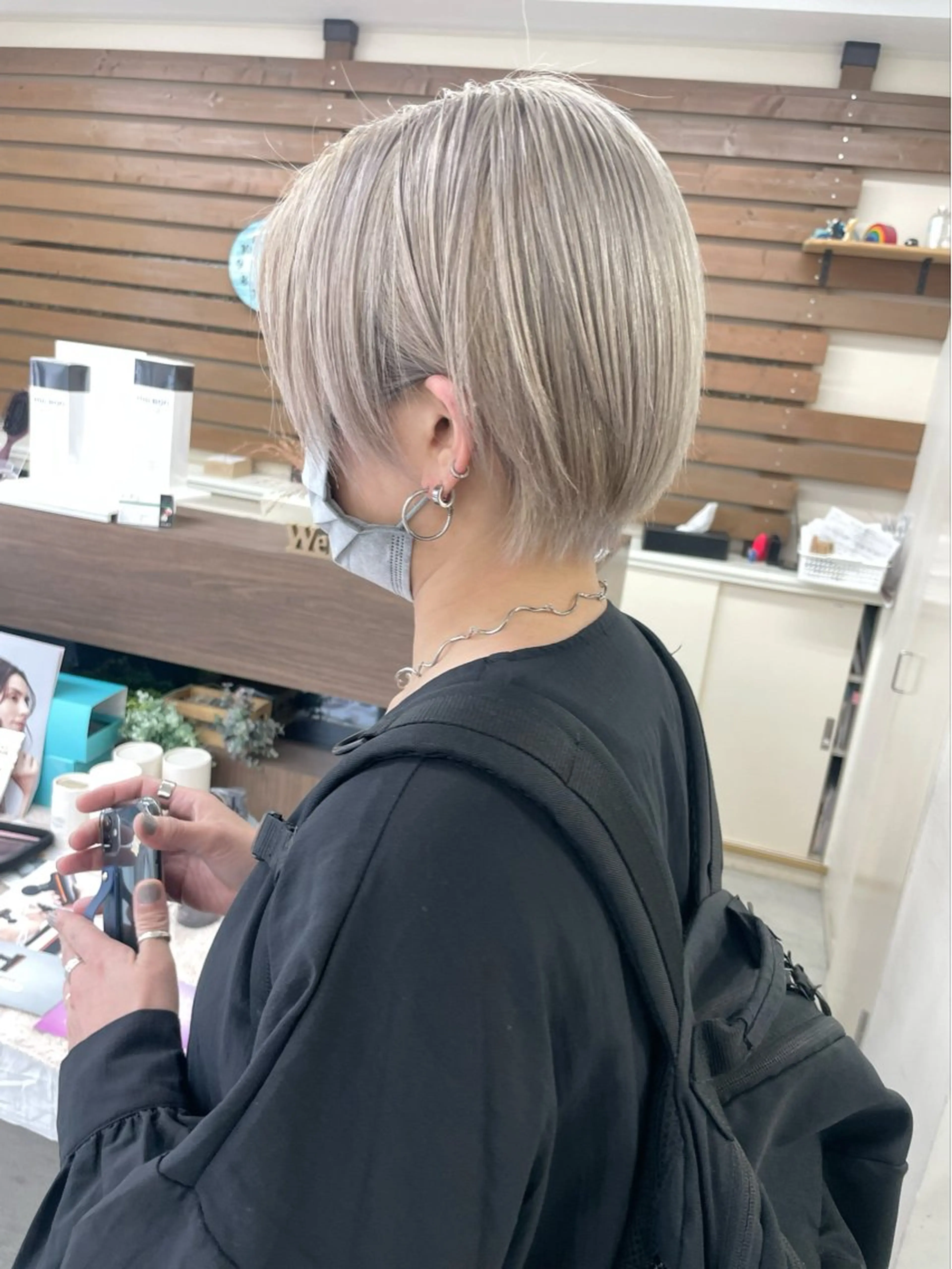 ショート カラー ブロンド ホワイトブロンド ヘアカラー トリートメント カラー職人/上川原 雄飛のヘアスタイル