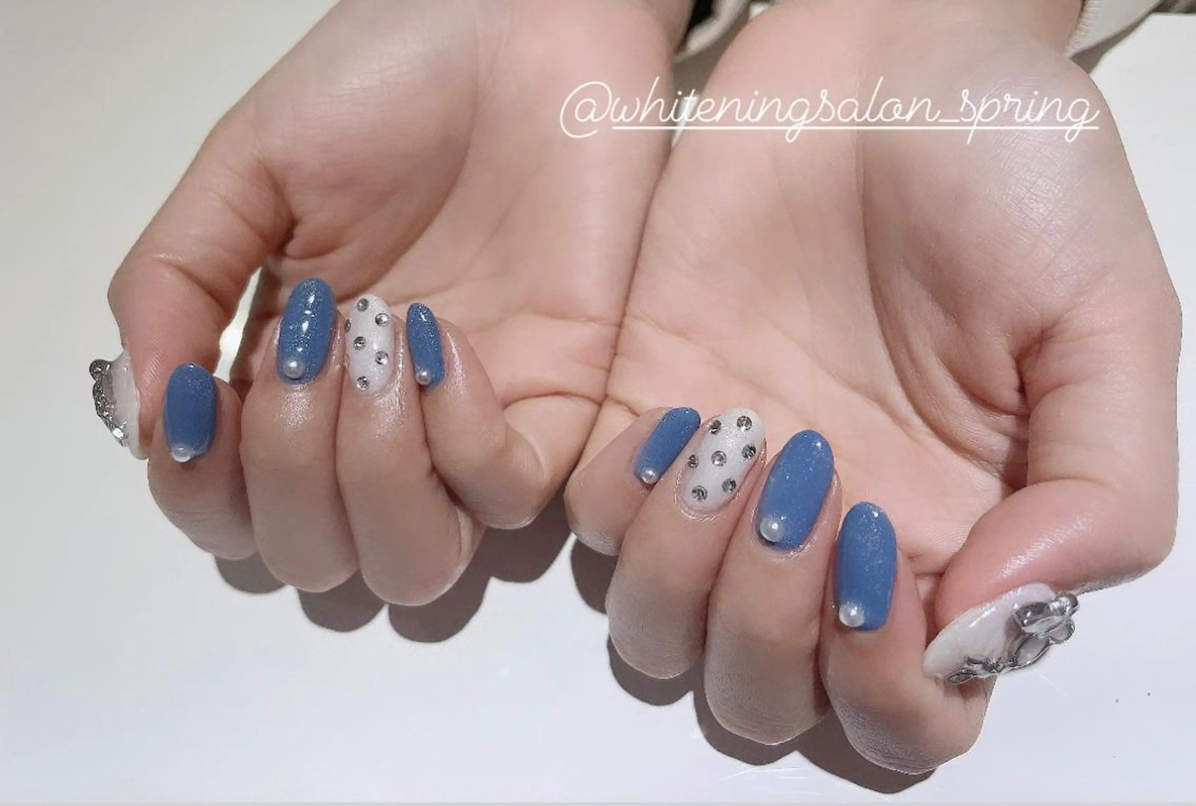 ネイル 水色 春ネイル Nakao Hitomiのネイルデザイン