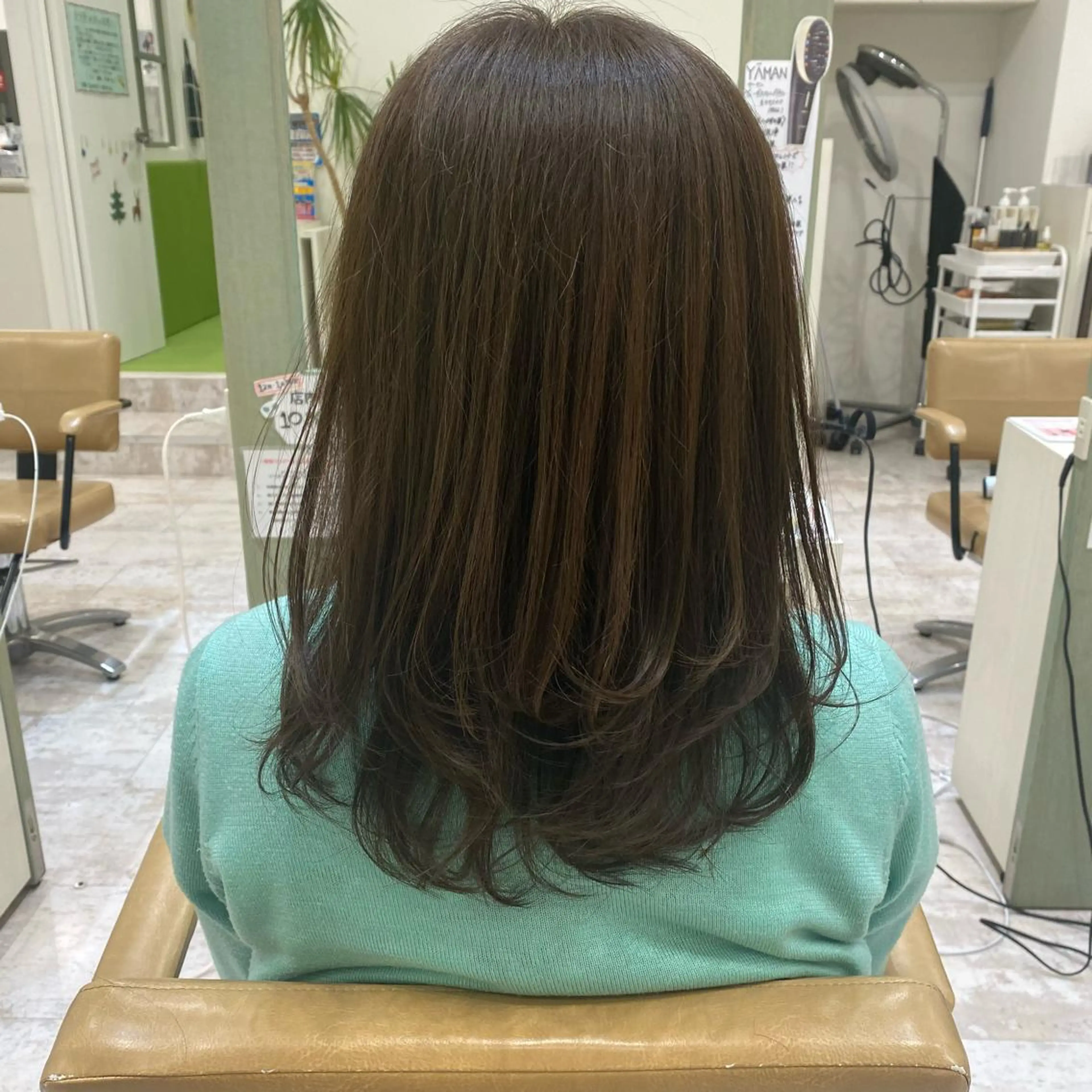 セミロング カラー 肥後 有紗のヘアスタイル