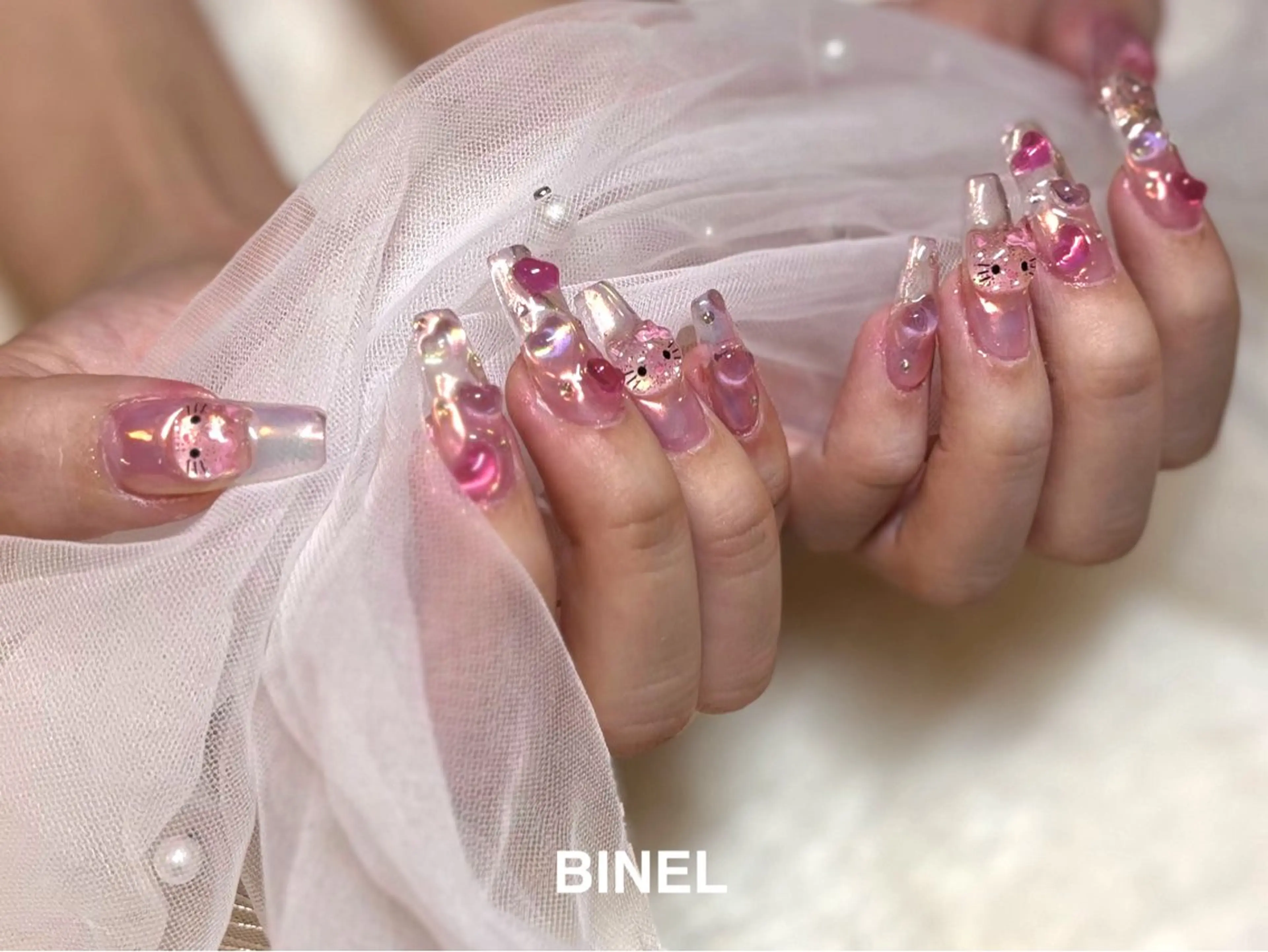 ネイル オーロラネイル クリアネイル ネイルチップ ハンドネイル BINEL REINAのネイルデザイン