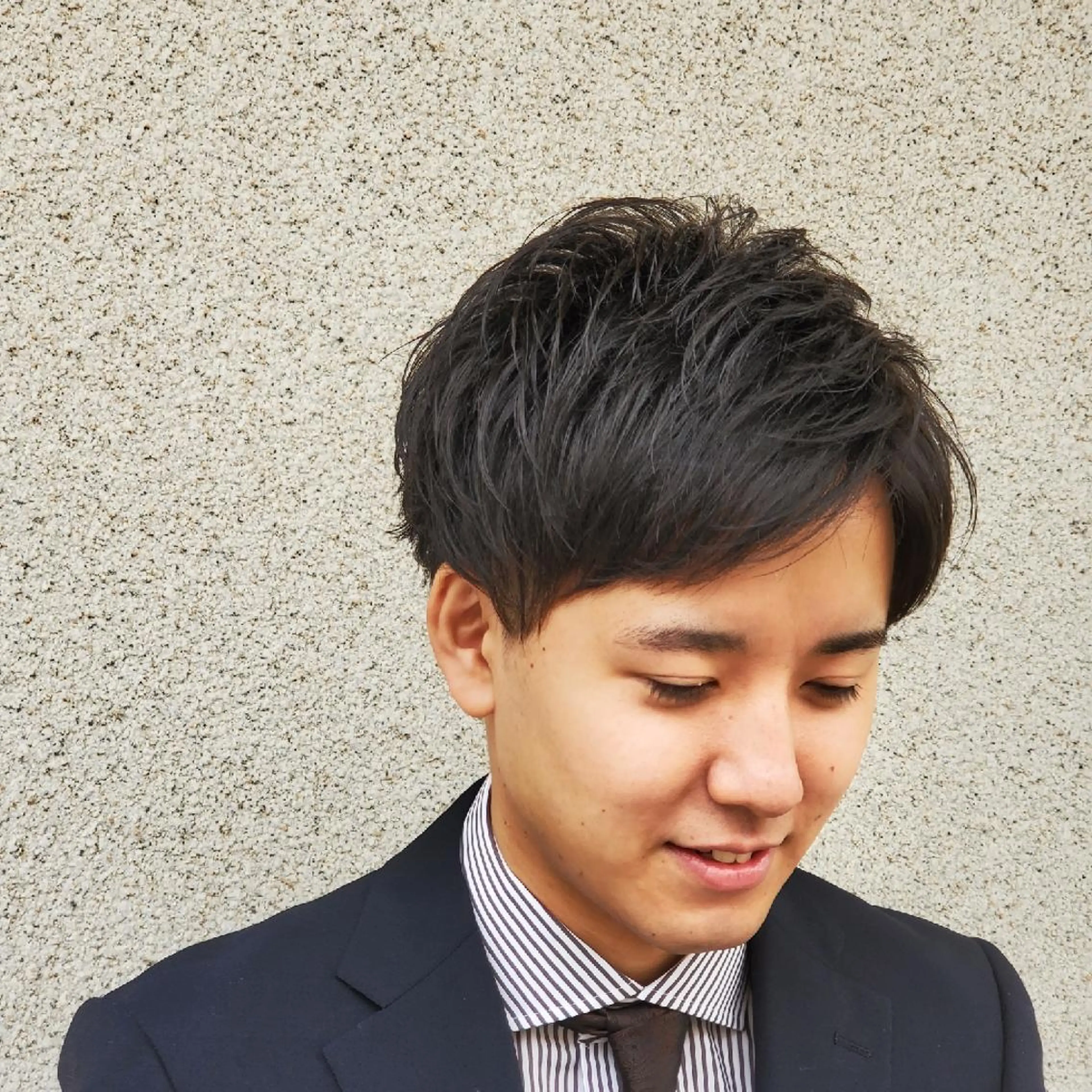 ショート メンズ アップバング メンズ就活ヘア カット ヘアカラー パーマ メンズカット曲がる 縮毛矯正佐々木タクマのヘアスタイル