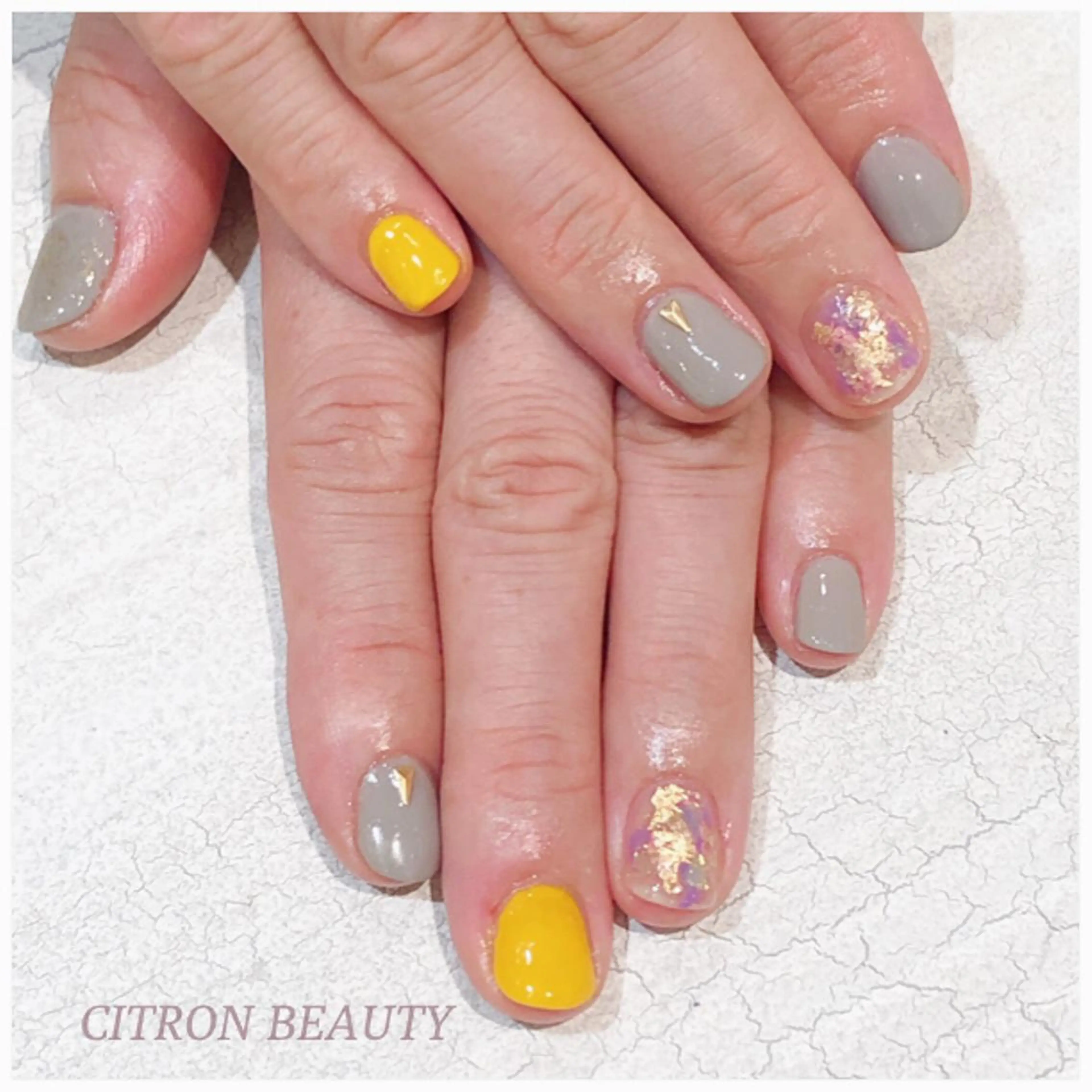 ネイル 黄色 CITRON NAIL💅練習生のネイルデザイン