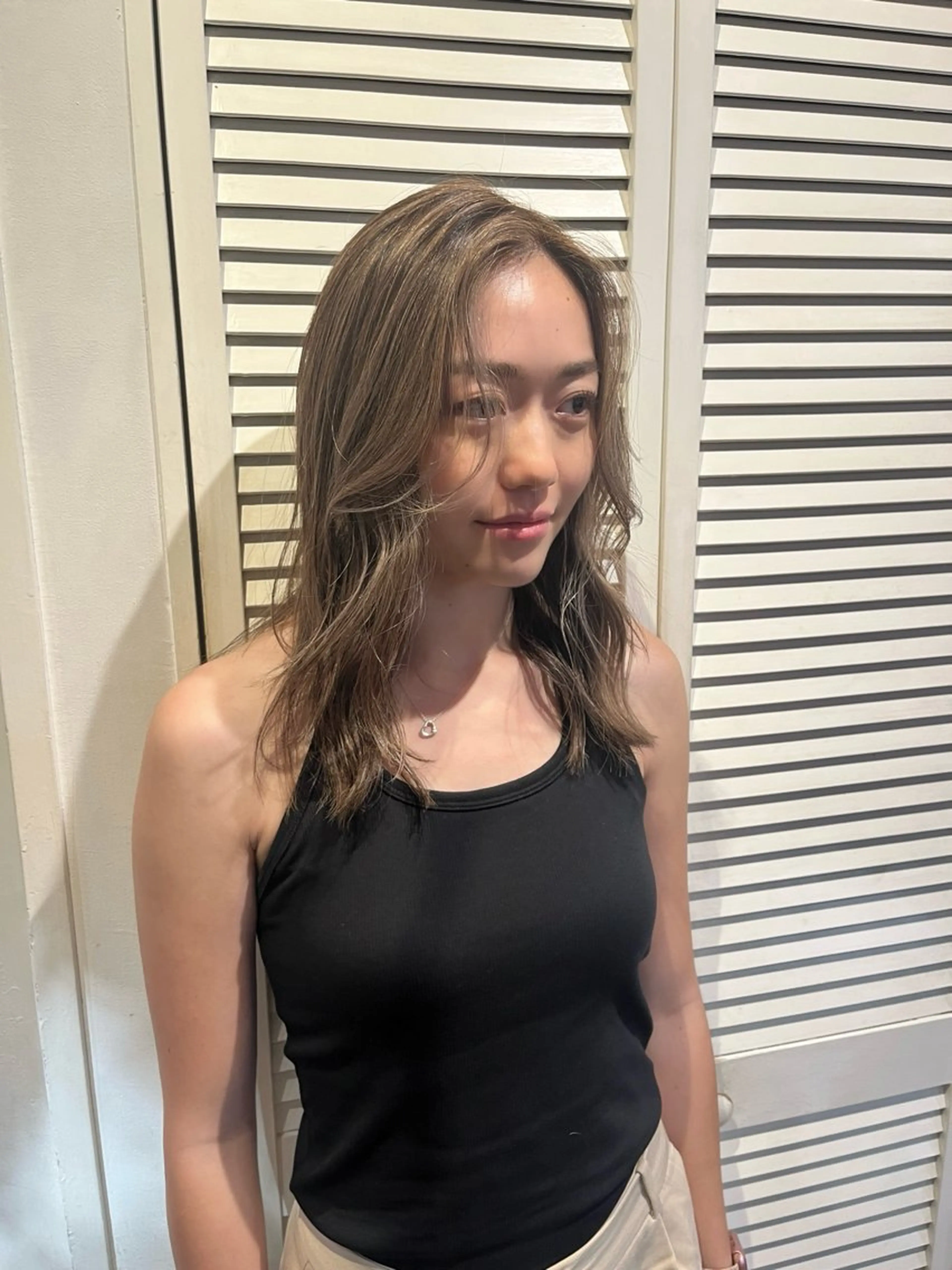 ミディアム HOMIE TOKYO所属・sora / 渋谷 / ハイトーンのヘアスタイル