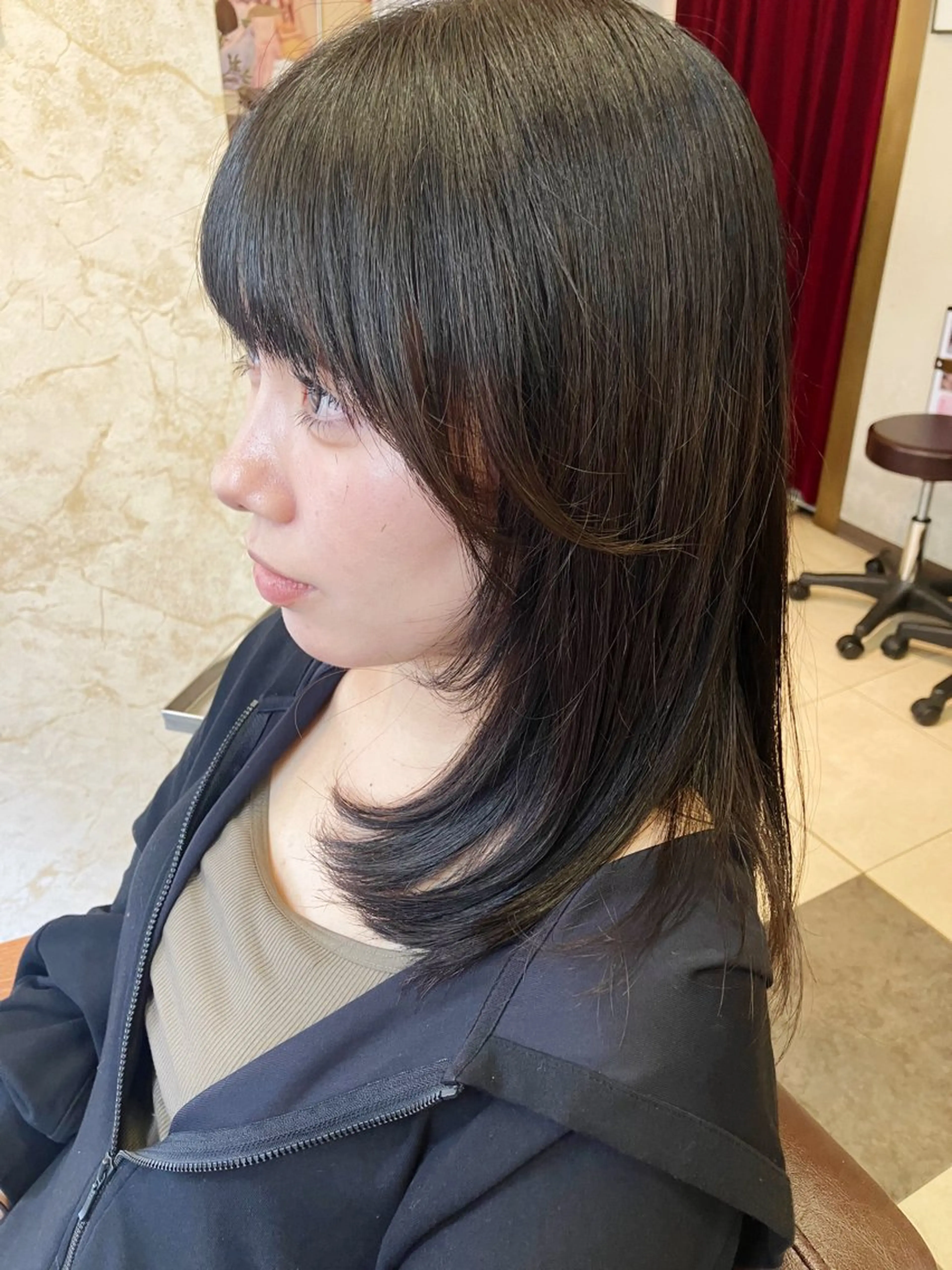 ミディアム 顔周りカット coverhairbliss上尾所属・阿部 雲母のヘアスタイル