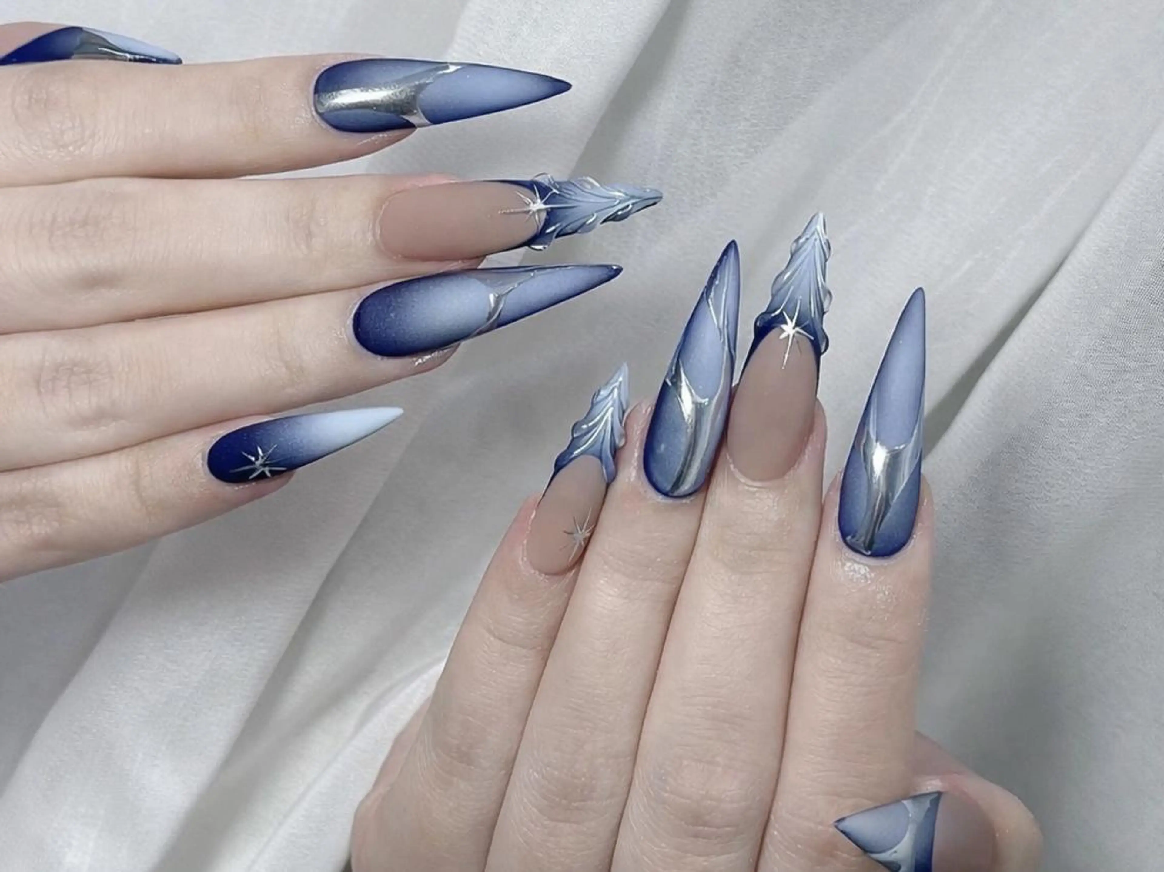 ネイル オーロラネイル 長さ出し フットネイル フレンチネイル ジェルネイル Emi🌸Belle Nail Salonのネイルデザイン