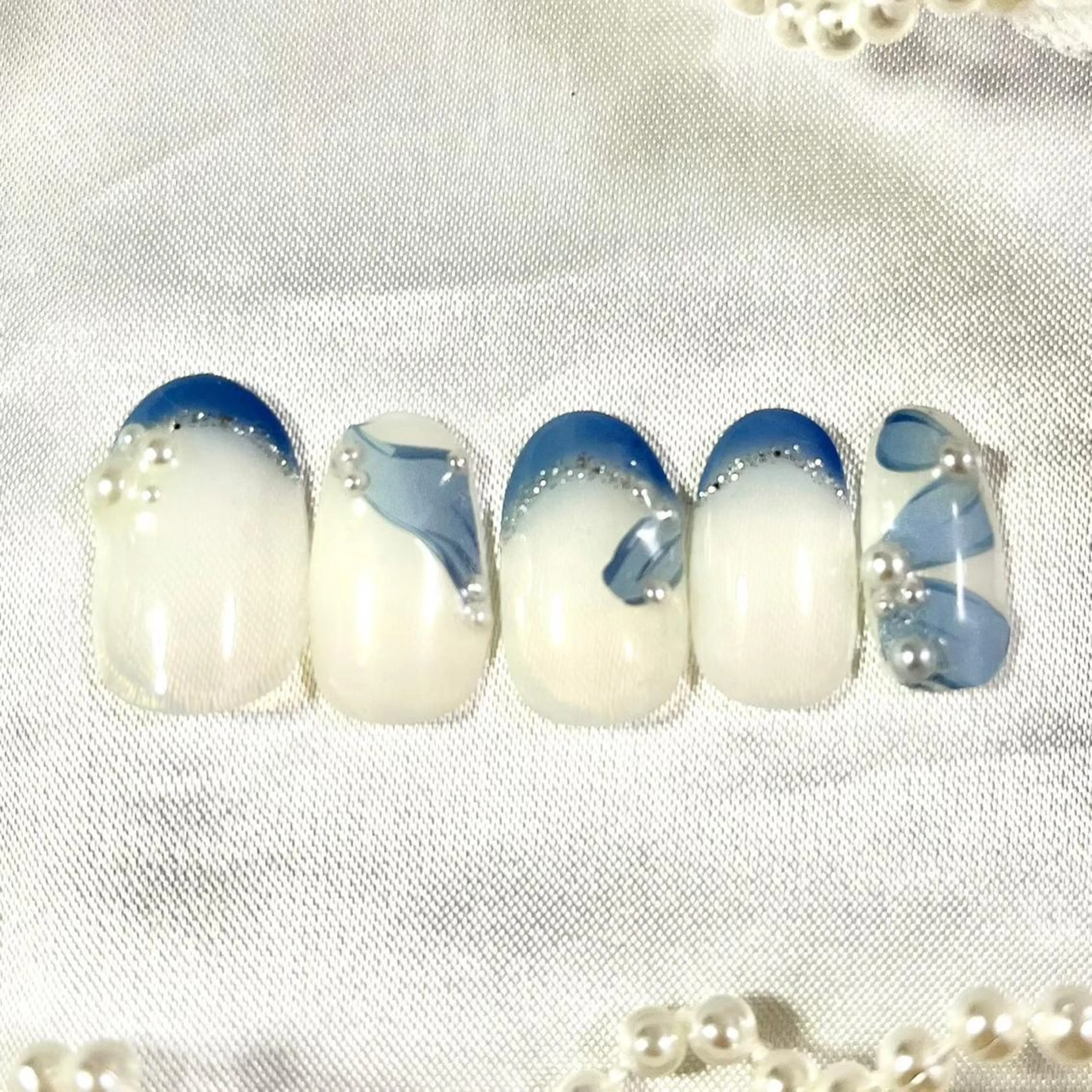 ネイル ブルー フレンチネイル 韓国ネイル ラメ(グリッター) 水色 ハンドネイル 韓国ネイルサロン Miuのネイルデザイン