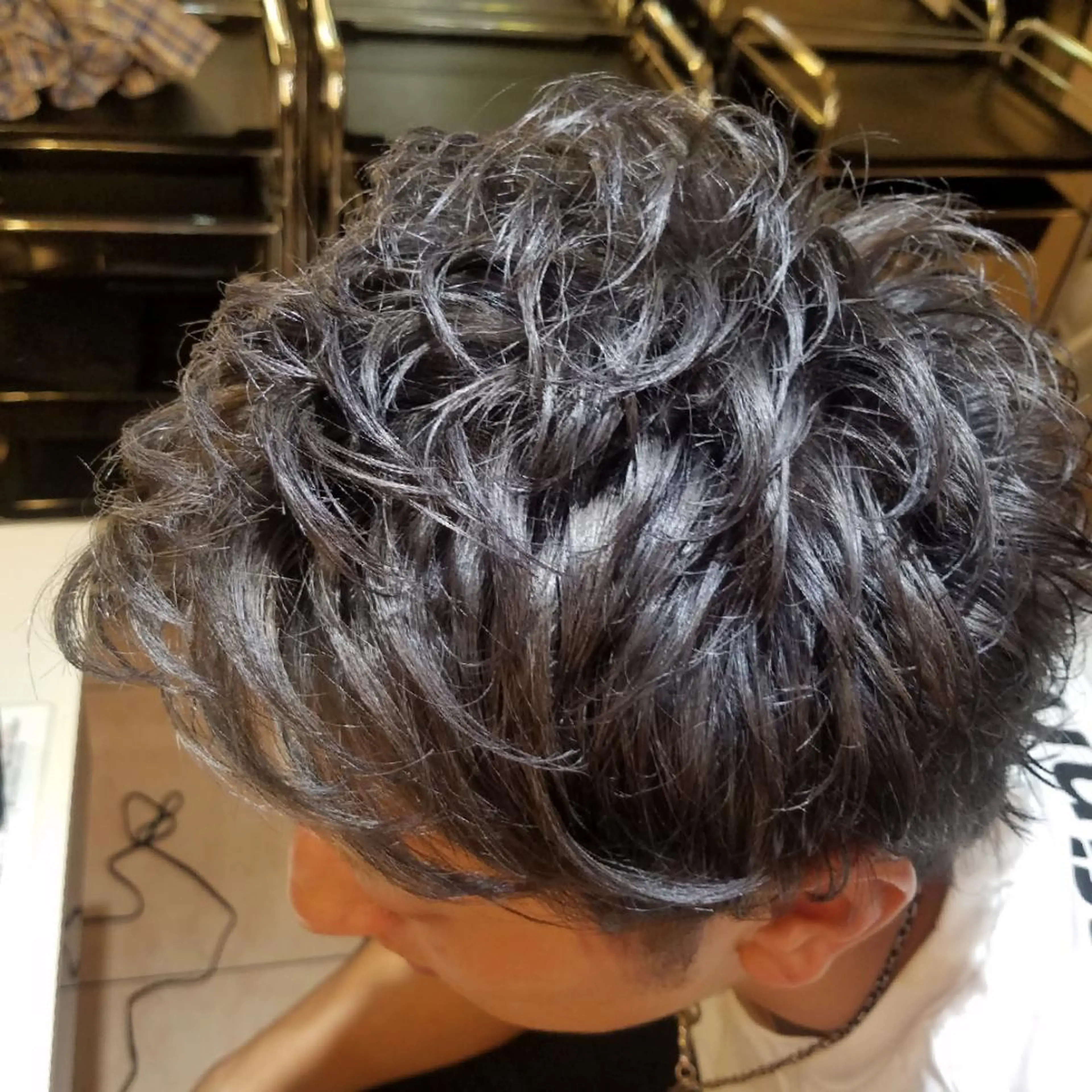 ショート カラー パーマ アッシュ ブリーチ ブルーカラー ブルーアッシュ ヘアカラー To-kai所属・内村 純也のヘアスタイル