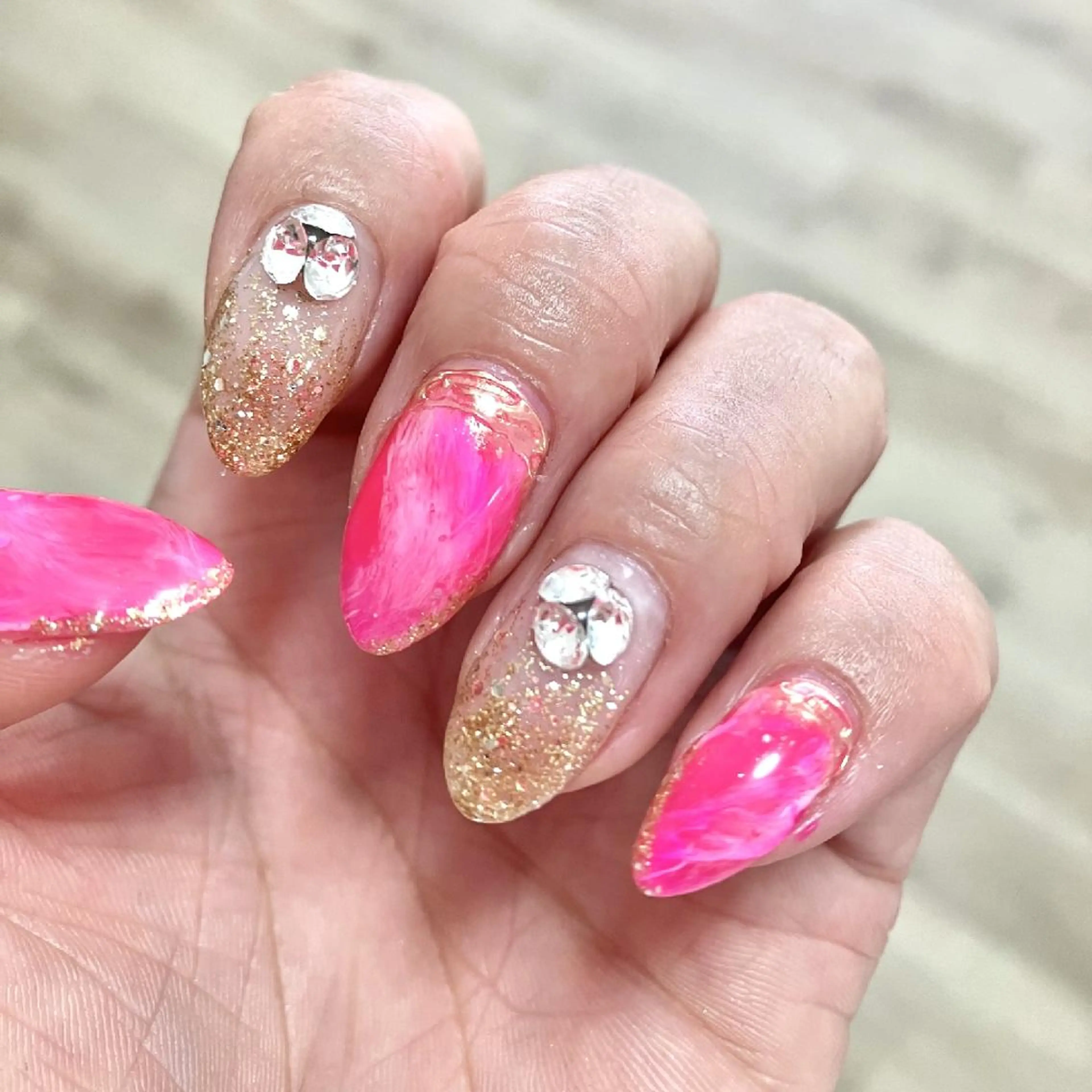ネイル ストーンネイル ハンドネイル candy nail所属・早川 理沙のネイルデザイン