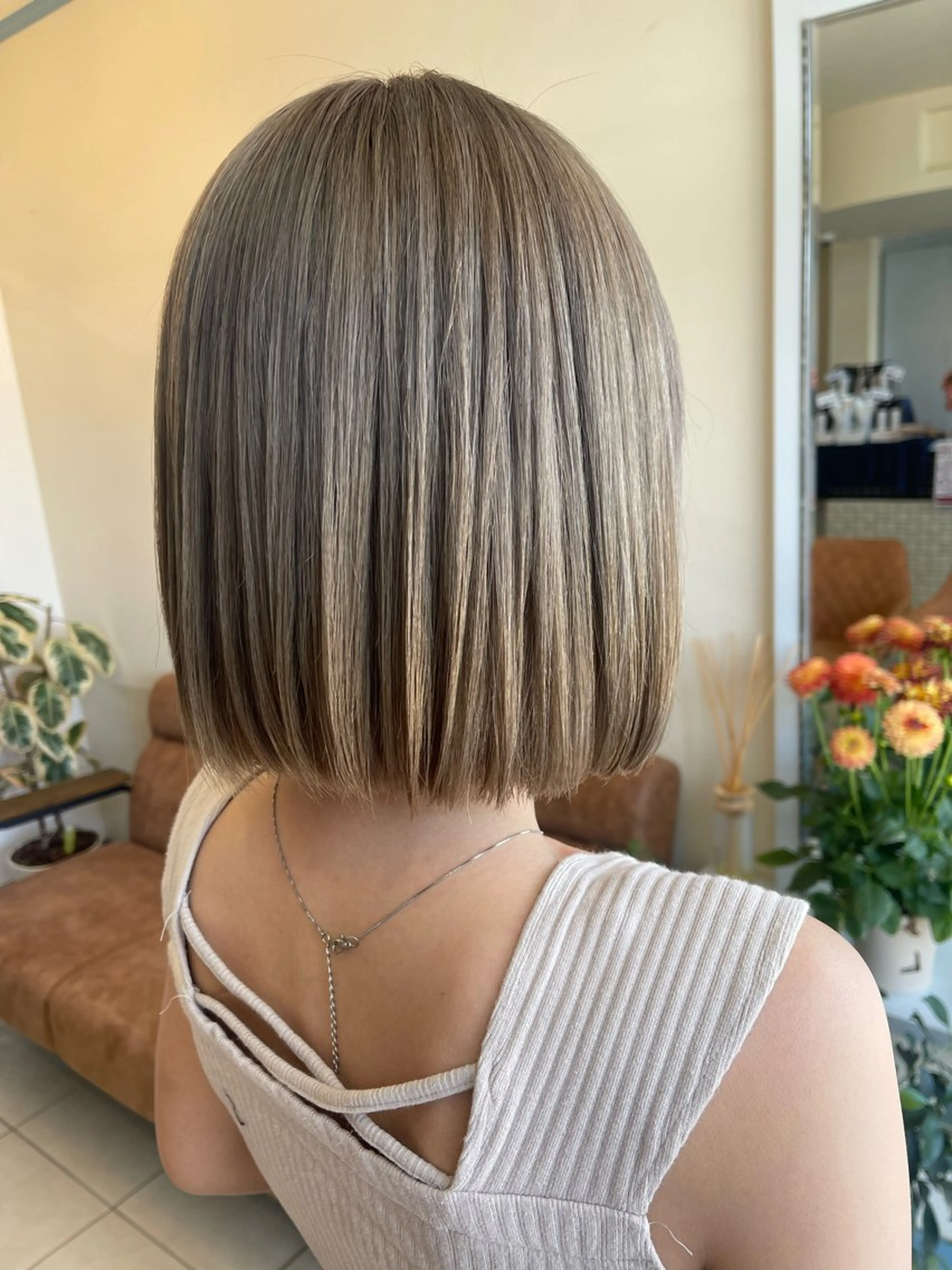 ミディアム カラー 吉田 真尋のヘアスタイル