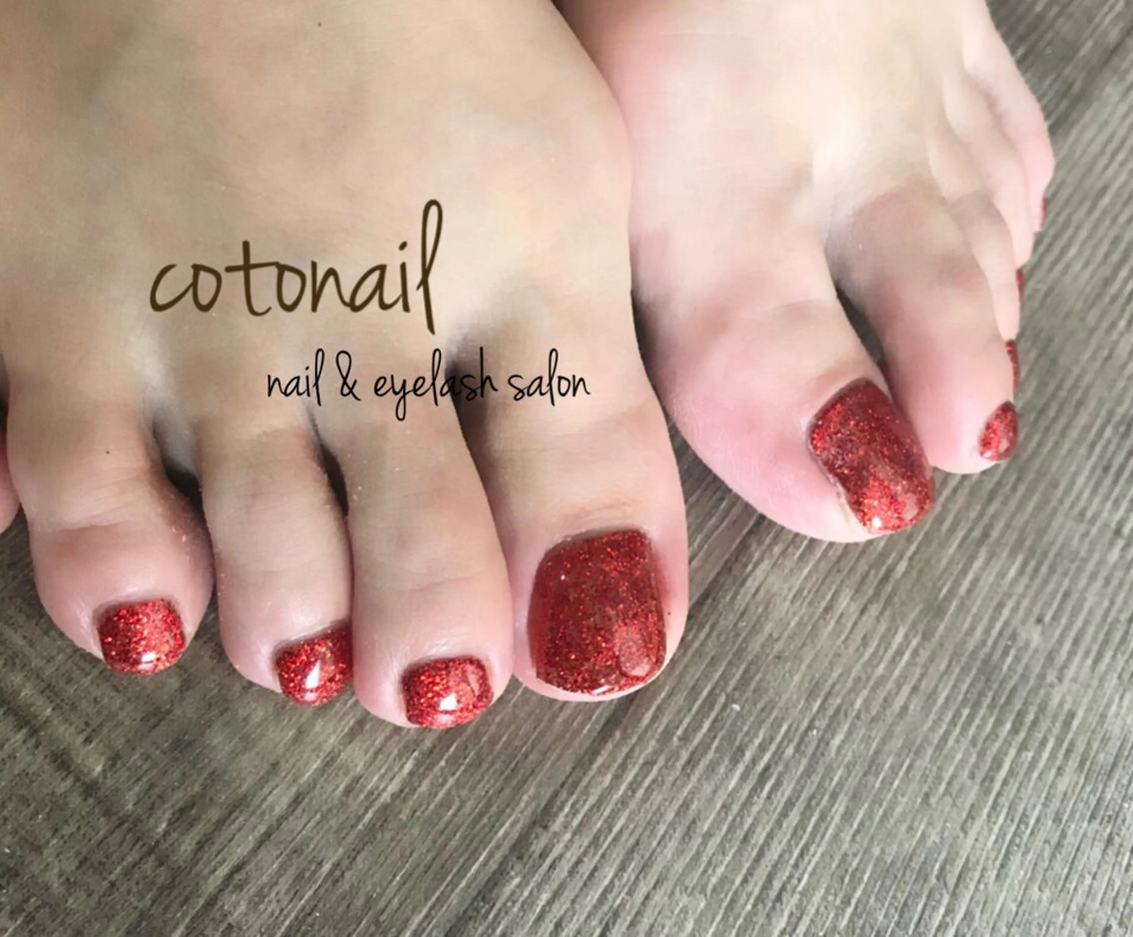 ショート ネイル ワンカラーネイル フットネイル ツメトマツゲ .のネイルデザイン