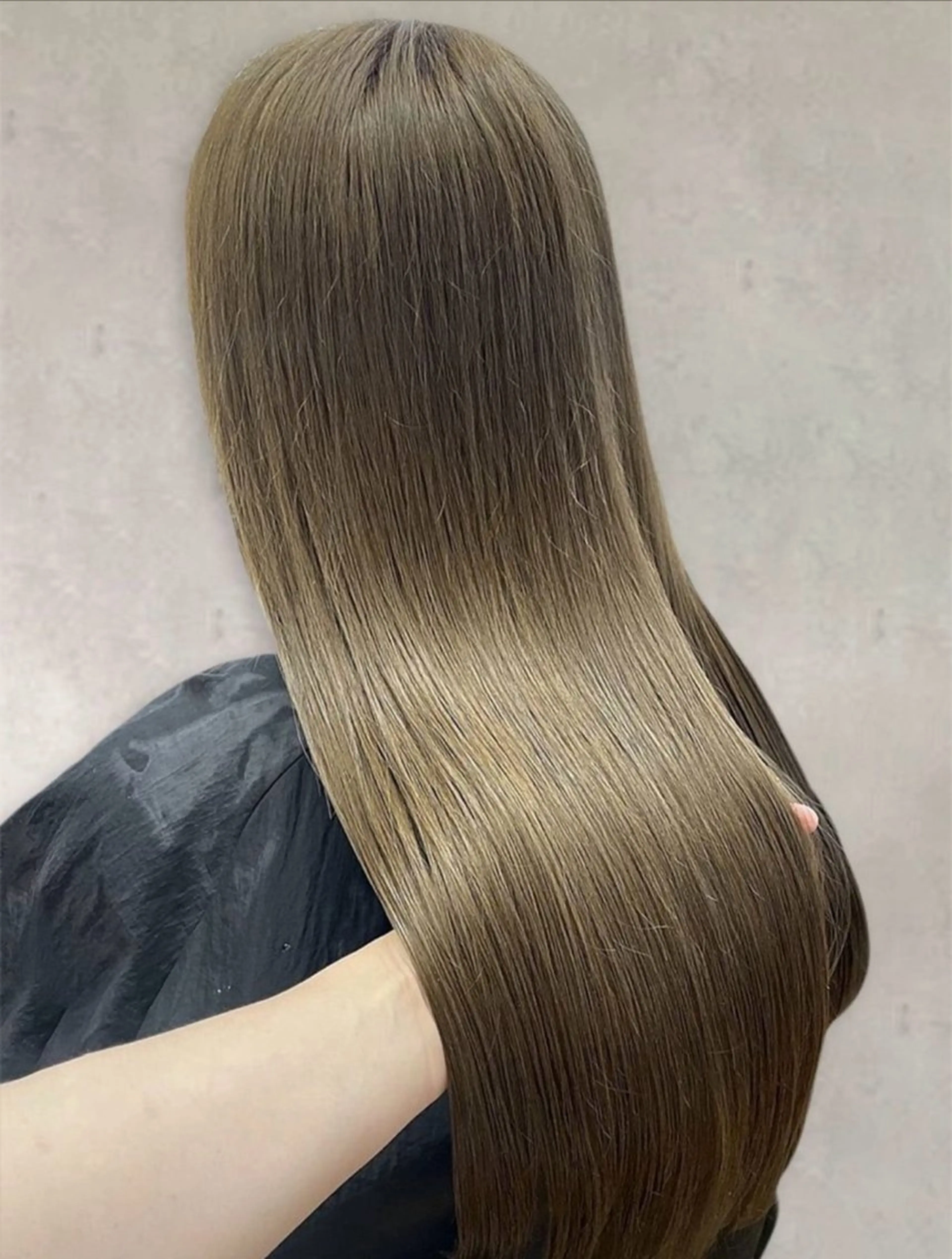 ロング カラー 高村 茉耶のヘアスタイル