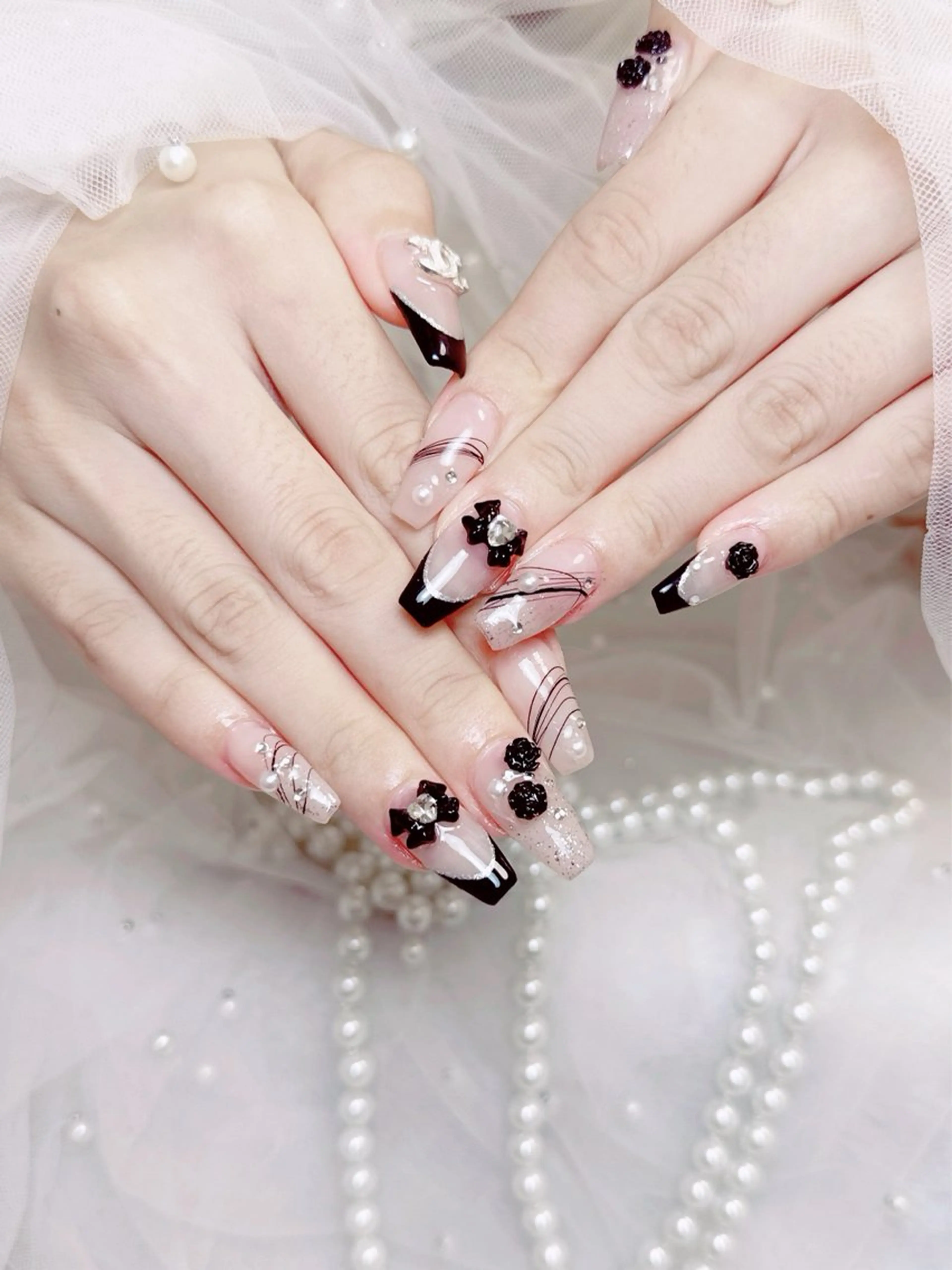 ネイル フレンチネイル ジェルネイル ハート 韓国ネイル マグネットネイル ハンドネイル ネイルサロン lotusのネイルデザイン