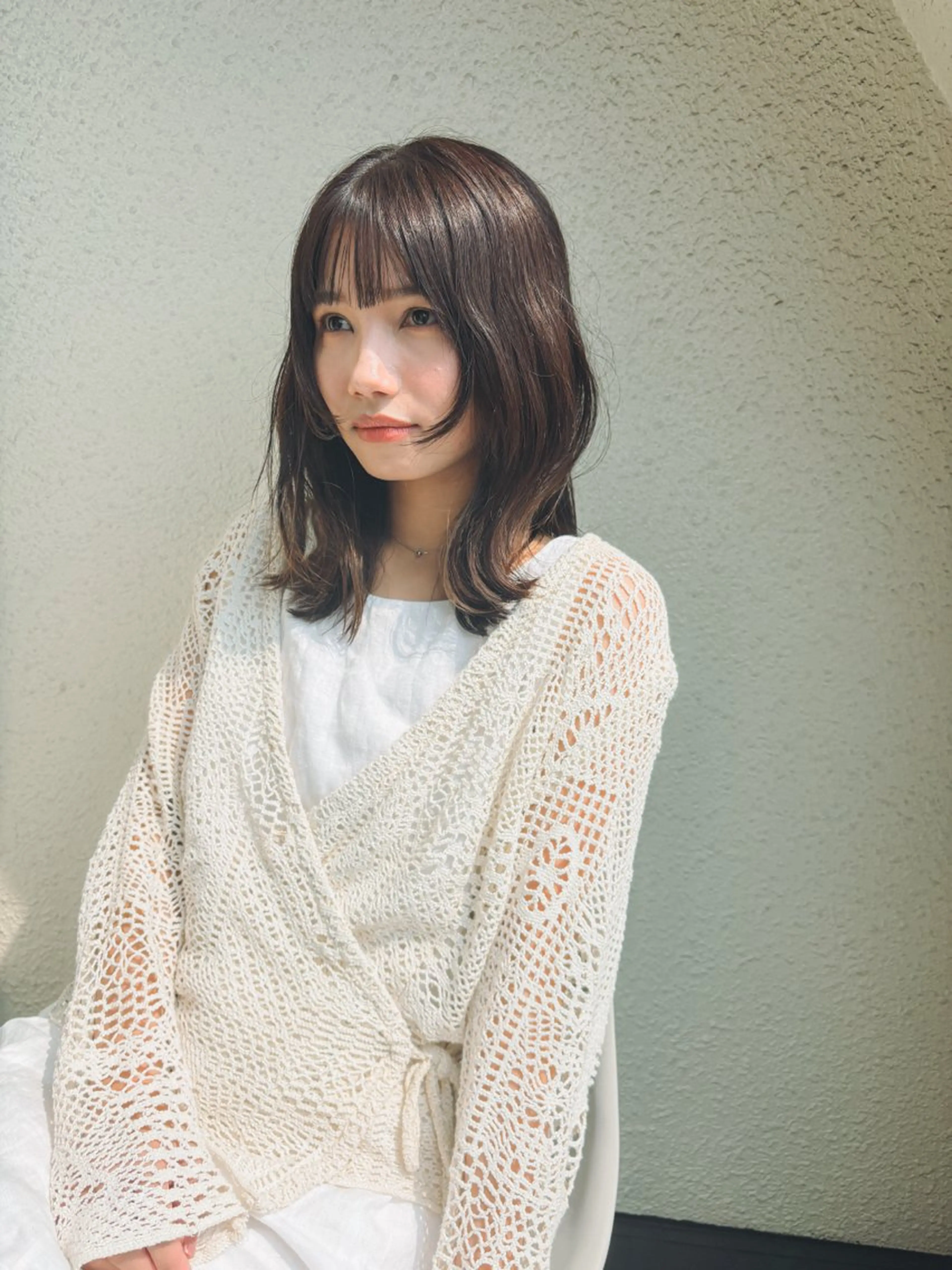 ミディアム カラー ベージュカラー オリーブベージュ 【韓国レイヤー特化 ハッシュカット】のヘアスタイル