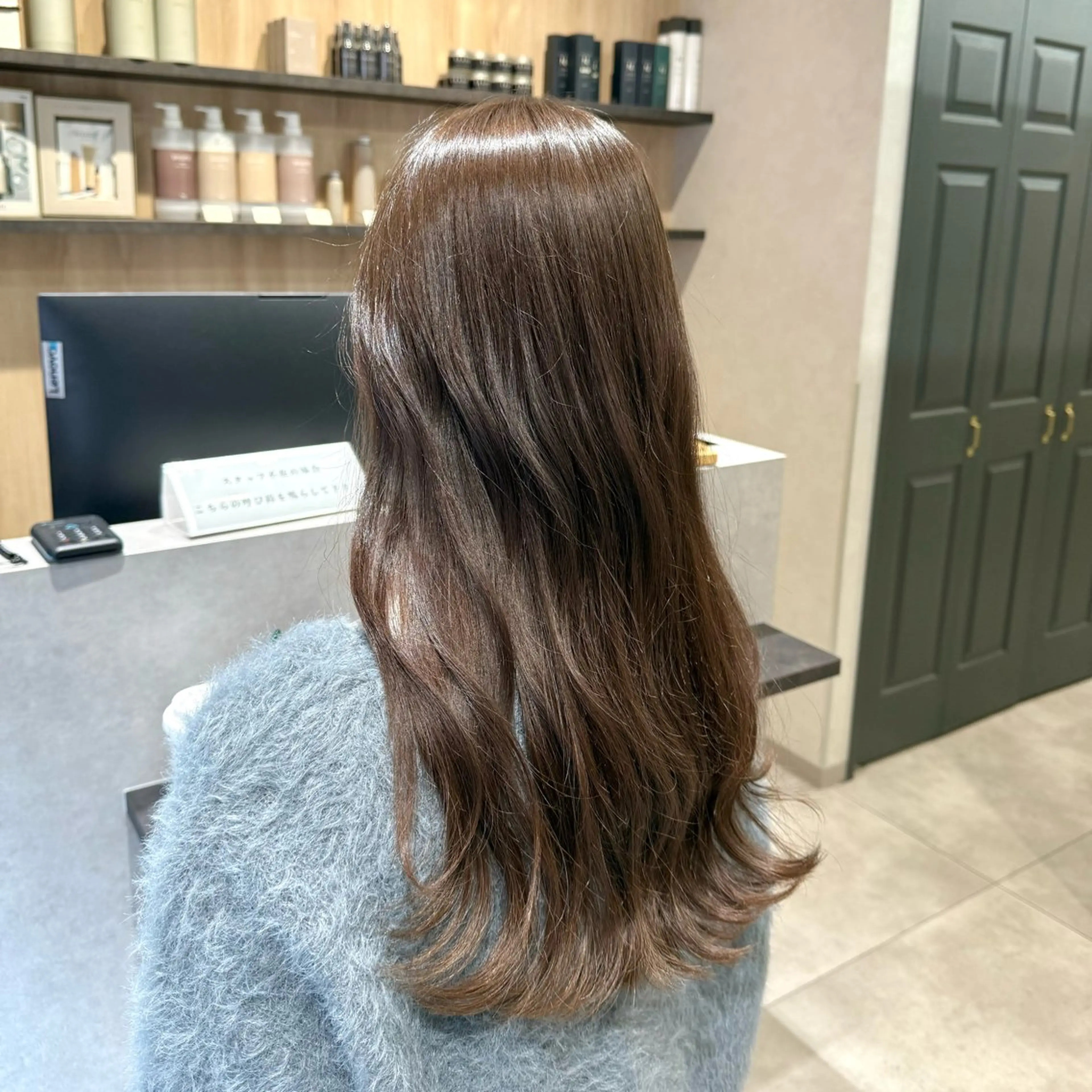 ミディアム カラー ブリーチ カット ヘアカラー トリートメント 有田裕真 【ブリーチカラー】のヘアスタイル