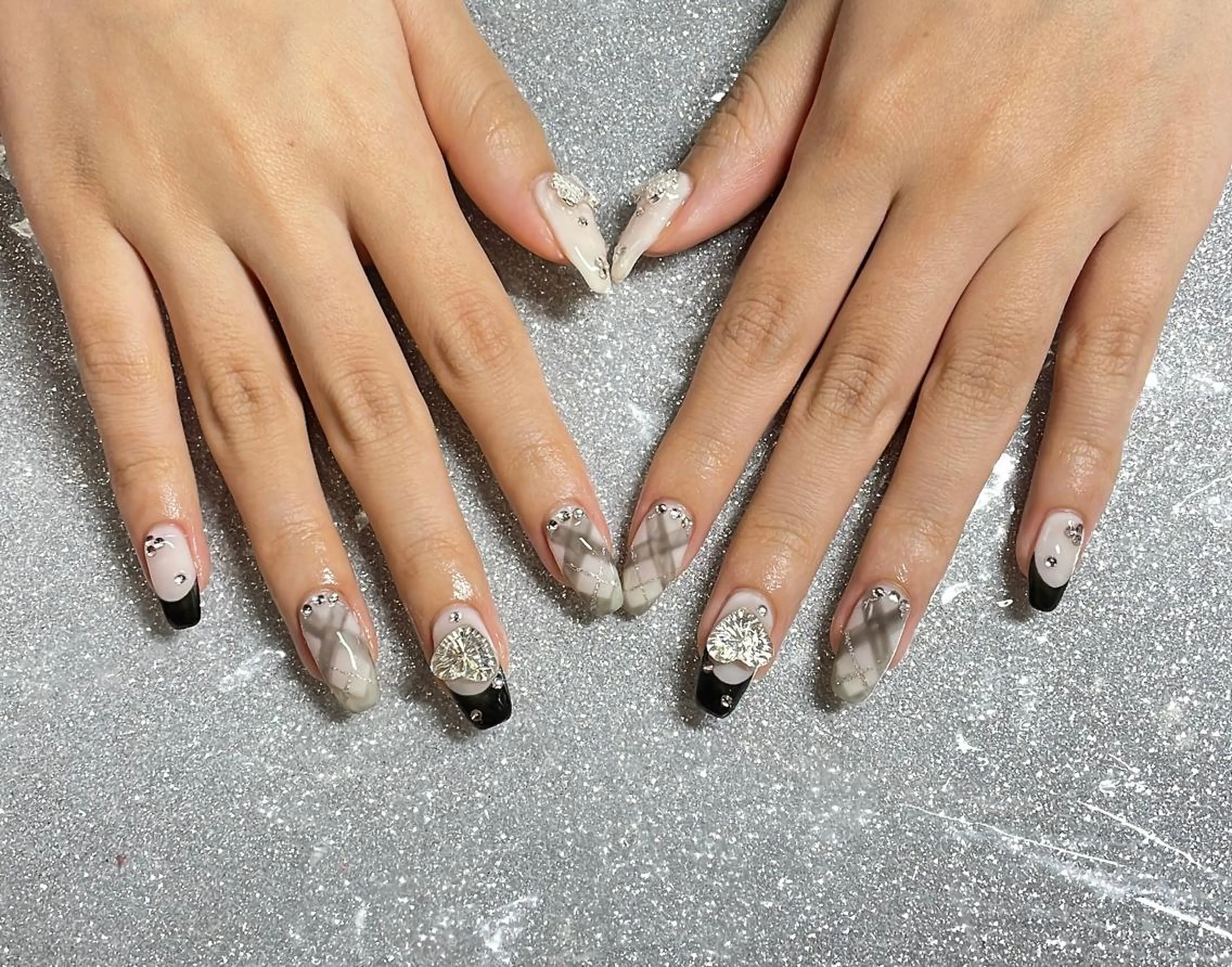 ネイル ハンドネイル VIERU 🌈🎀💖のネイルデザイン