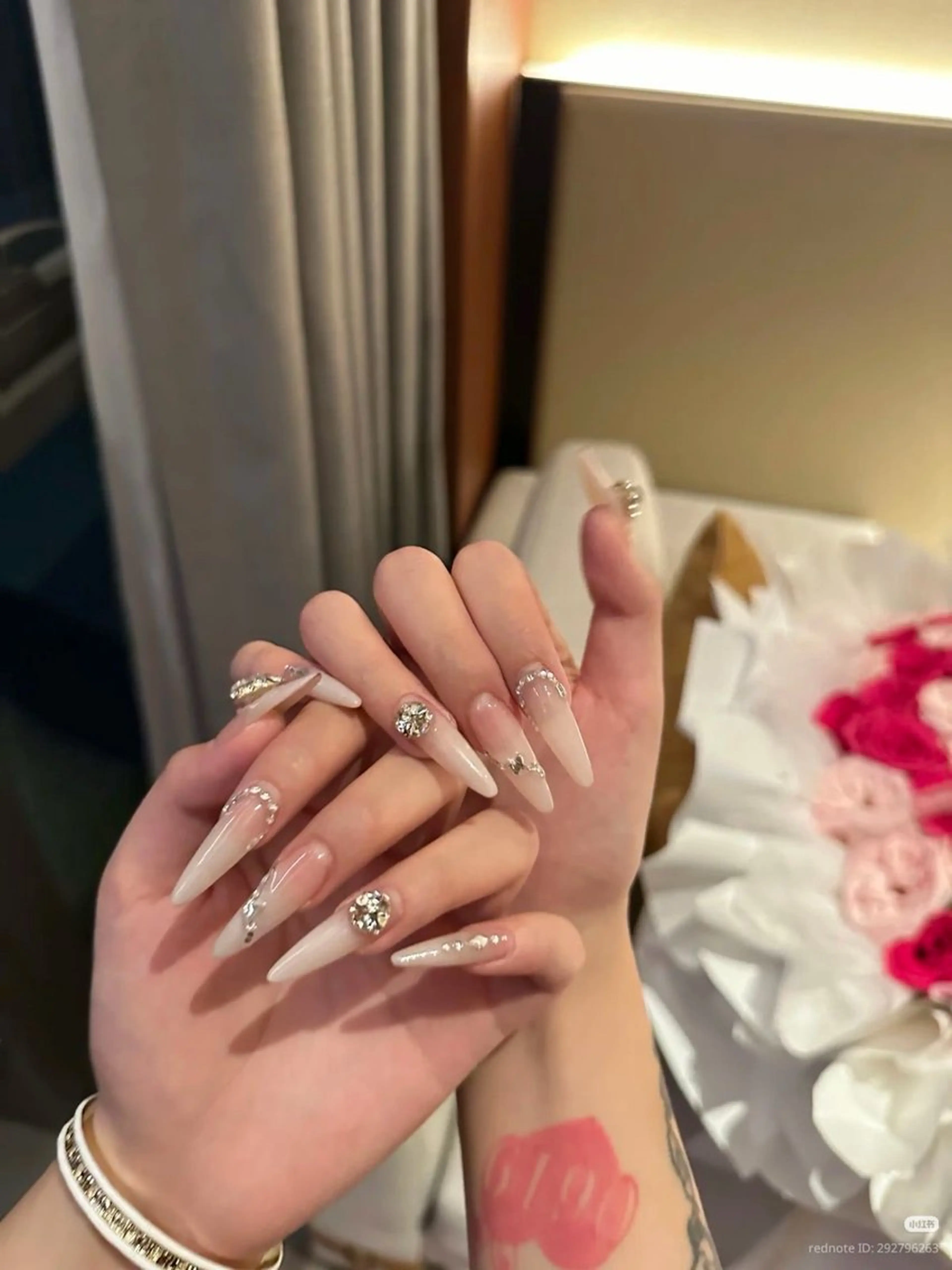 ネイル フレンチネイル キラキラネイル 韓国ネイル シンプルネイル ワンホンネイル ハンドネイル MEI Nailのネイルデザイン