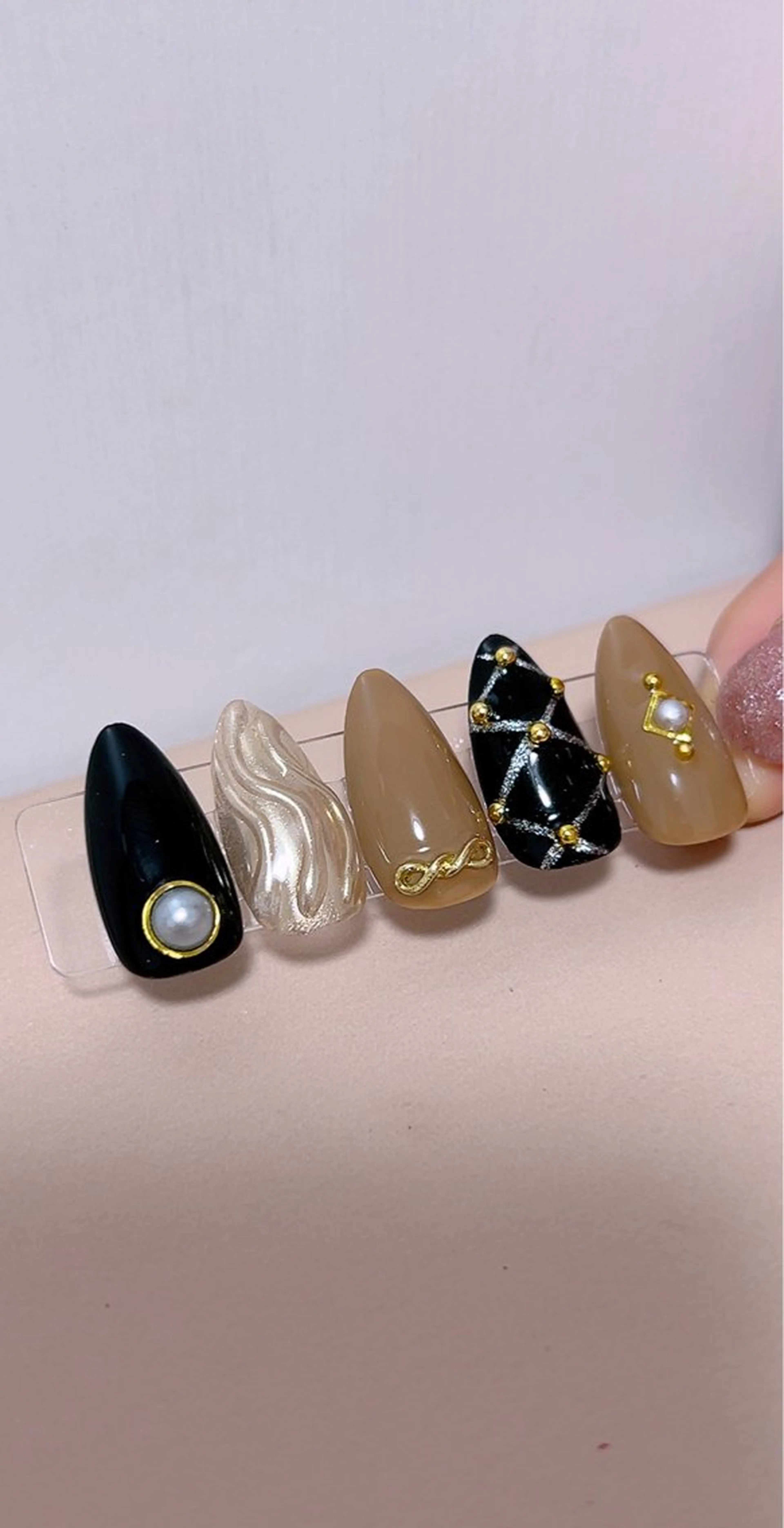 ネイル ミラーネイル Cute Tips nailのネイルデザイン