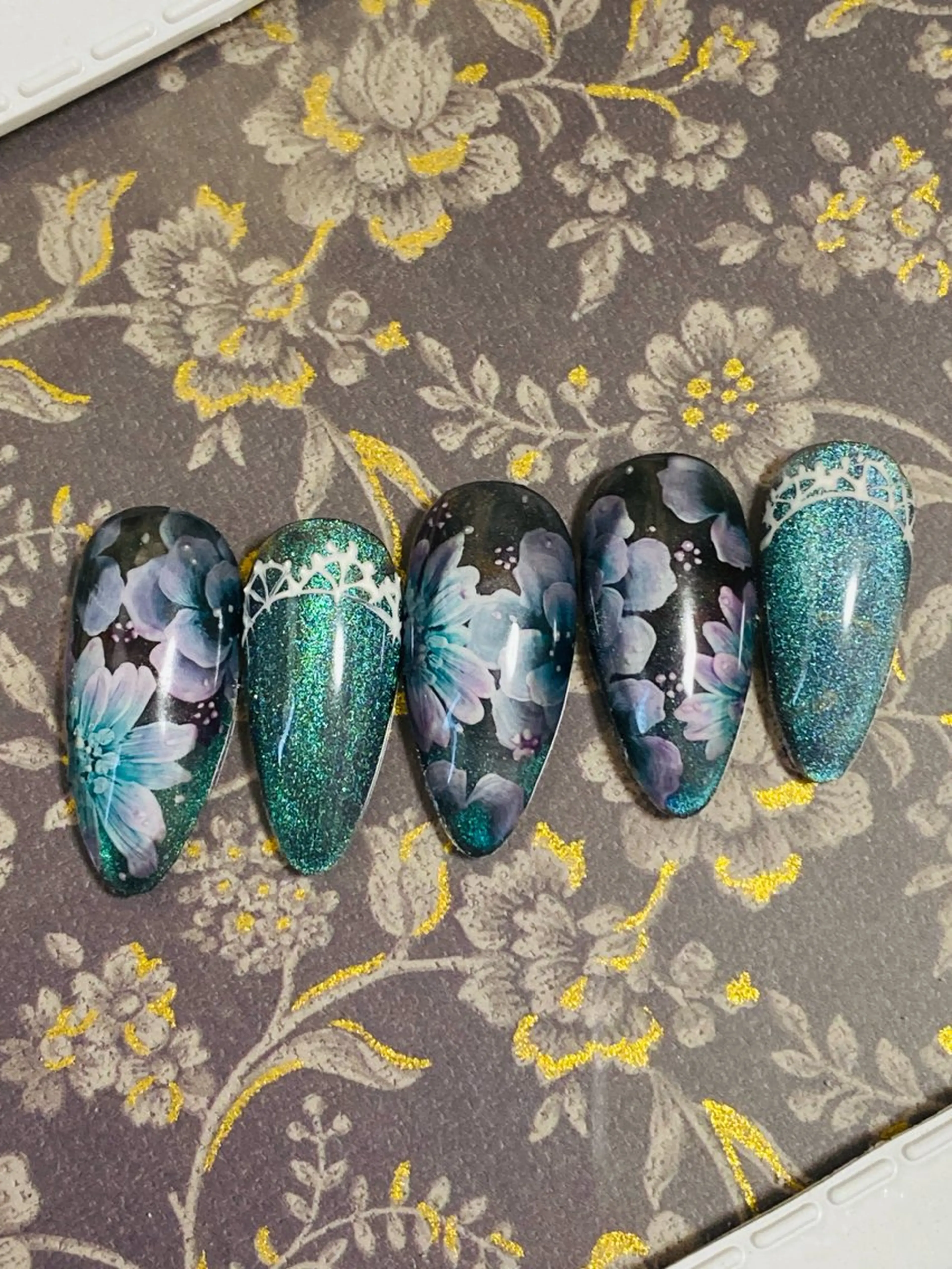 ネイル フラワーネイル マグネットネイル 自宅ネイルサロン ♦️nuance♦️のネイルデザイン