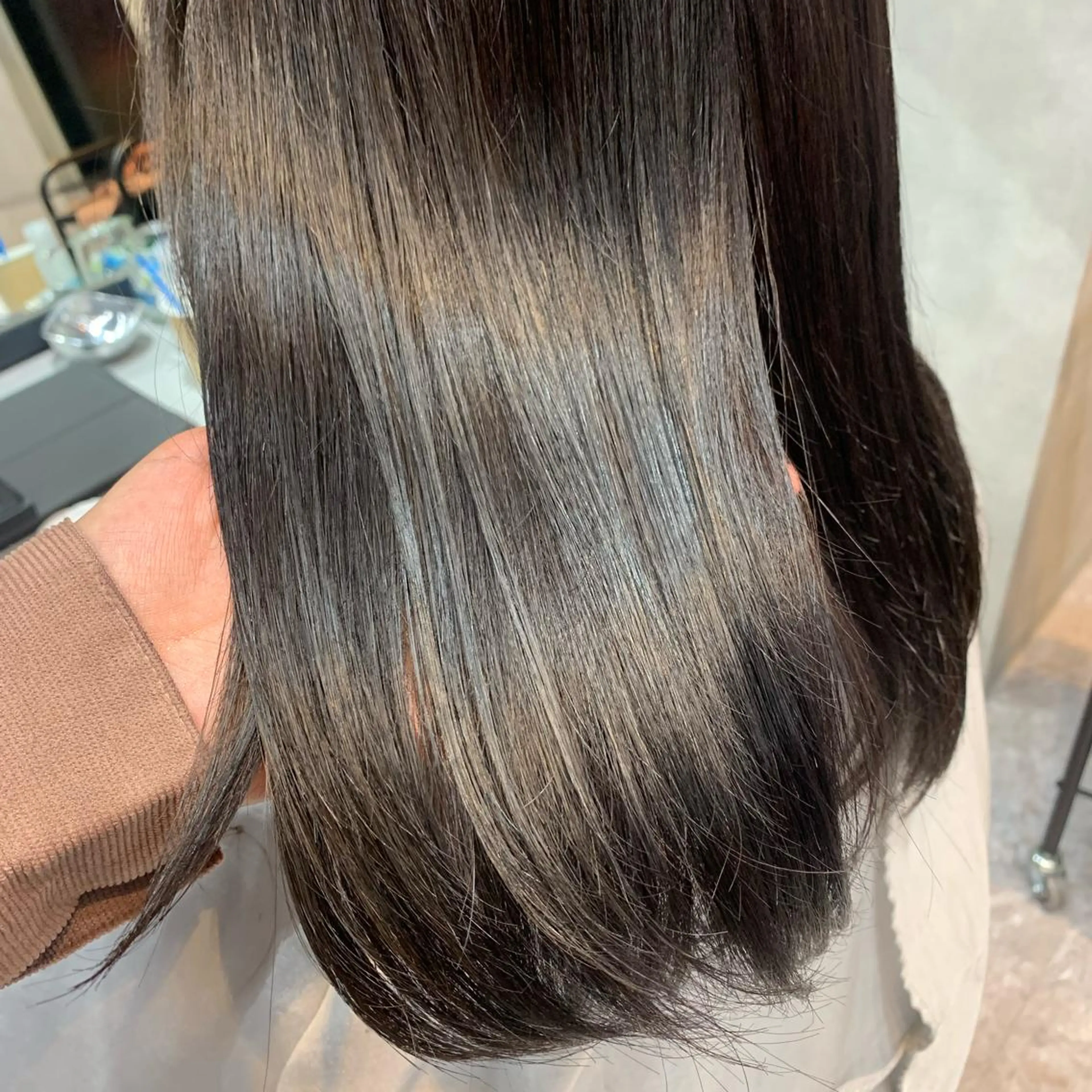 ミディアム カラー 透明感カラー グレージュ MIL心斎橋所属・Clair クレアのヘアスタイル