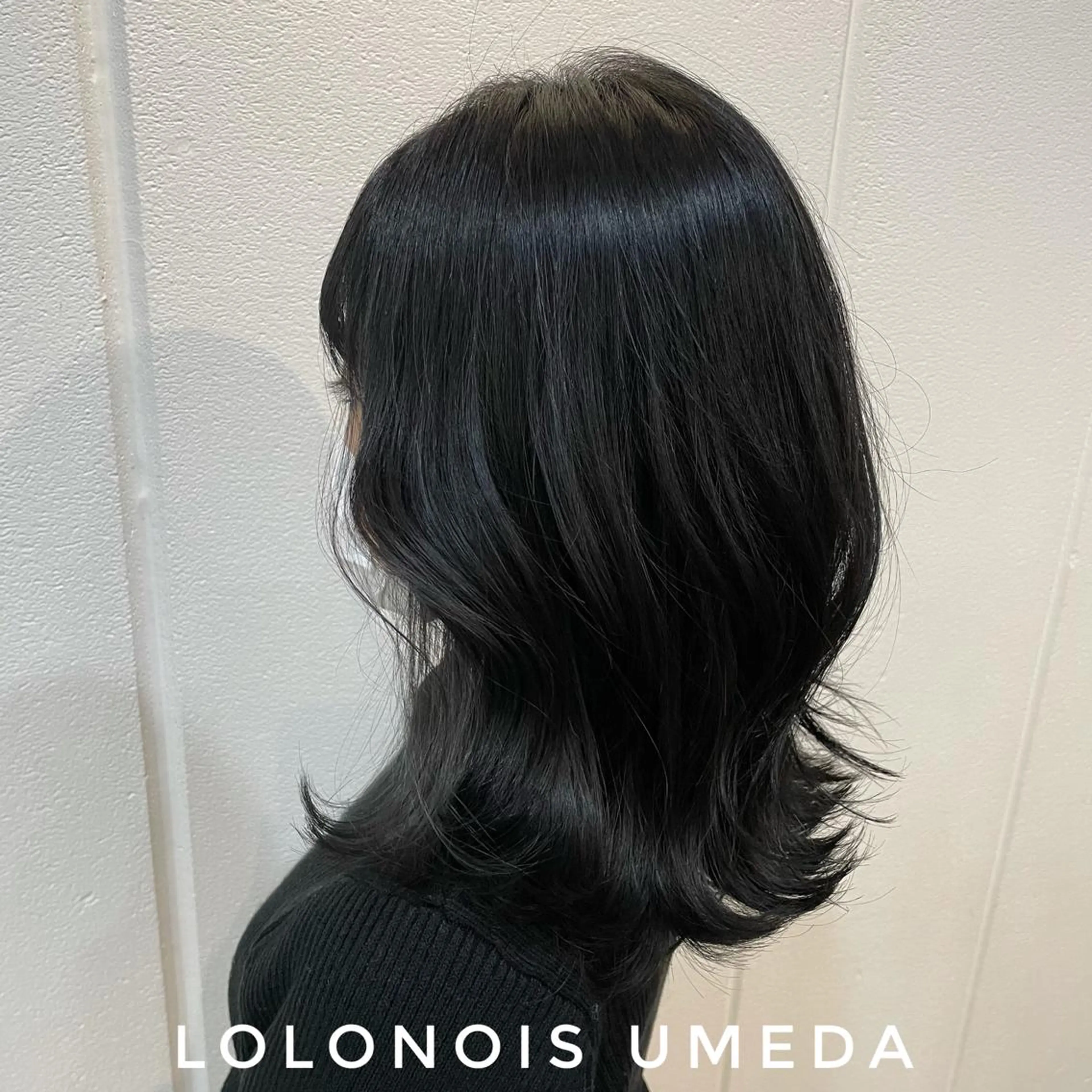 セミロング カラー ブルーカラー ブルーグレー くびれヘア Lolonois梅田 /Okazaki:)のヘアスタイル