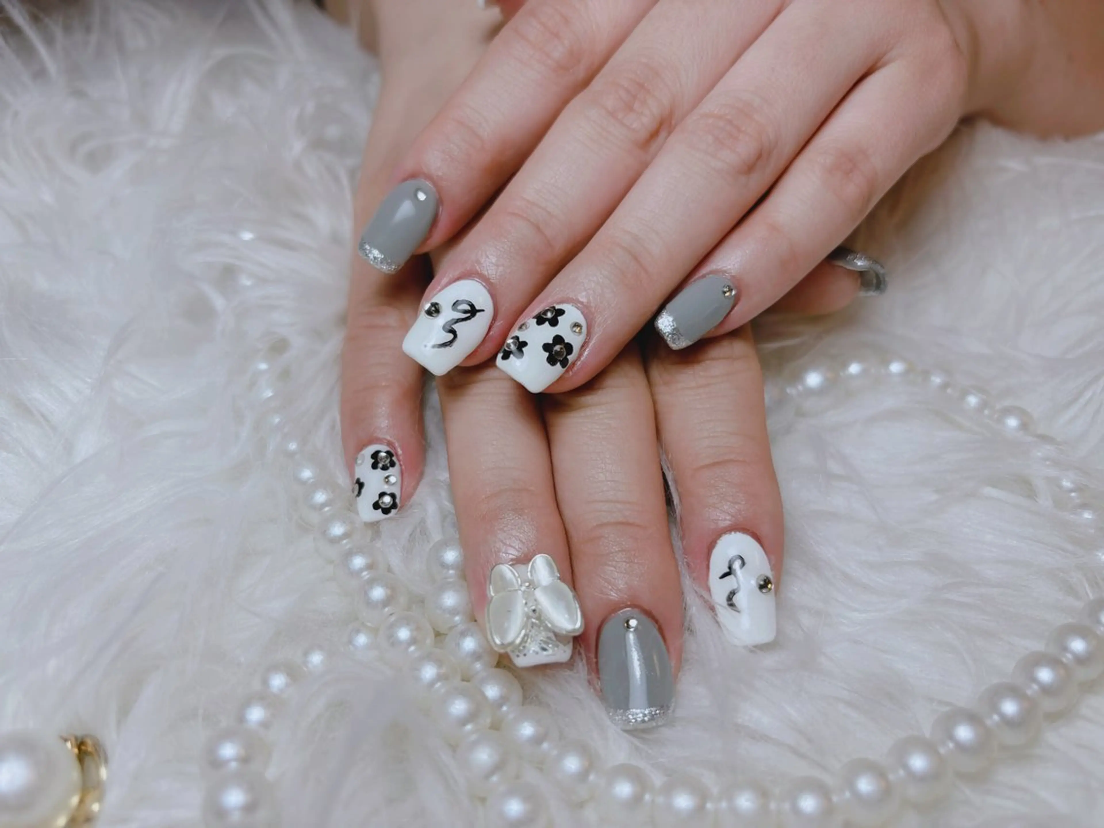 ネイル H3 Nail Tsuki🦋💙のネイルデザイン