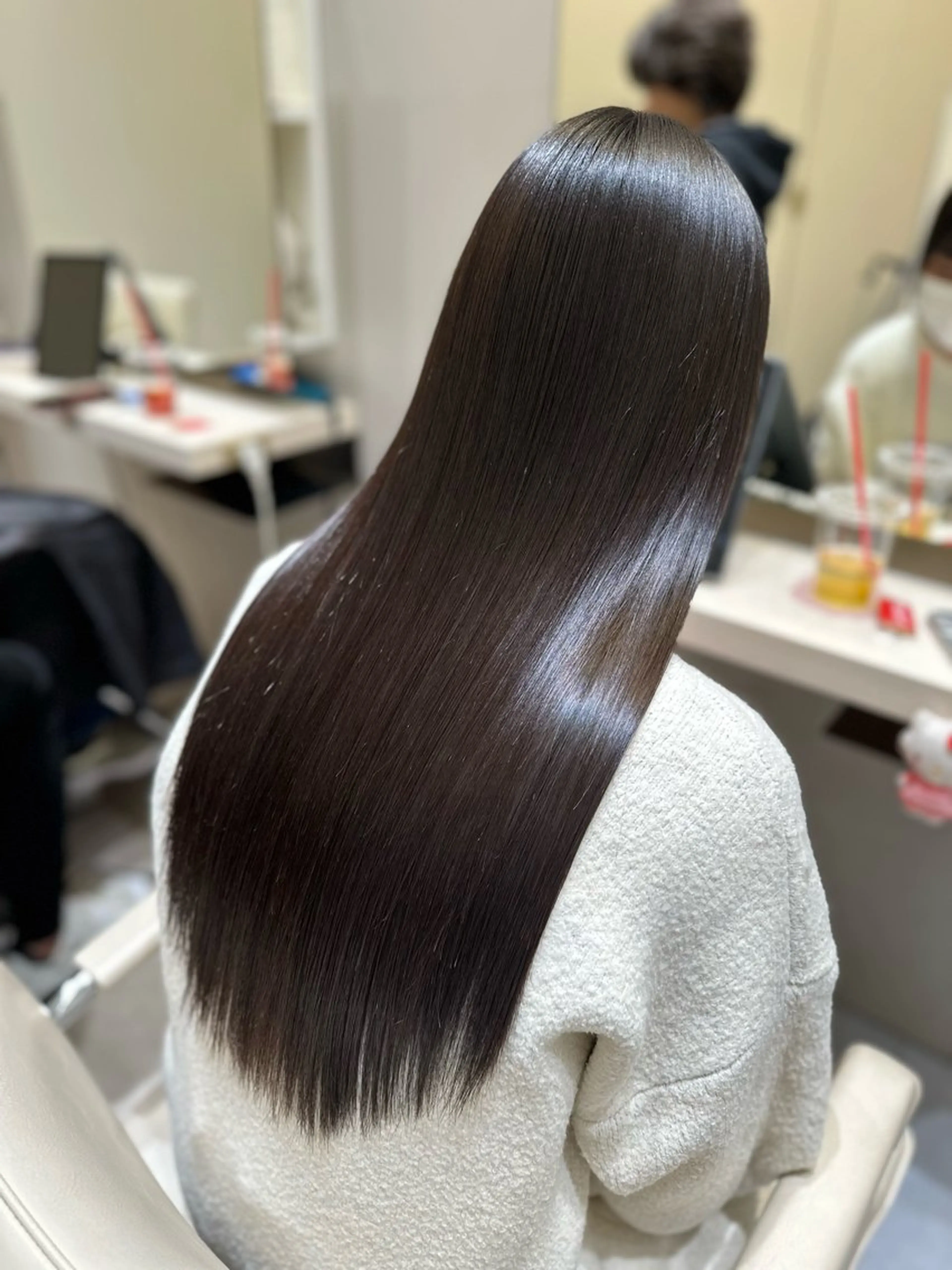 ロング 縮毛矯正 カット 縮毛矯正 西宮ガーデンズ k-two土田陸登のヘアスタイル