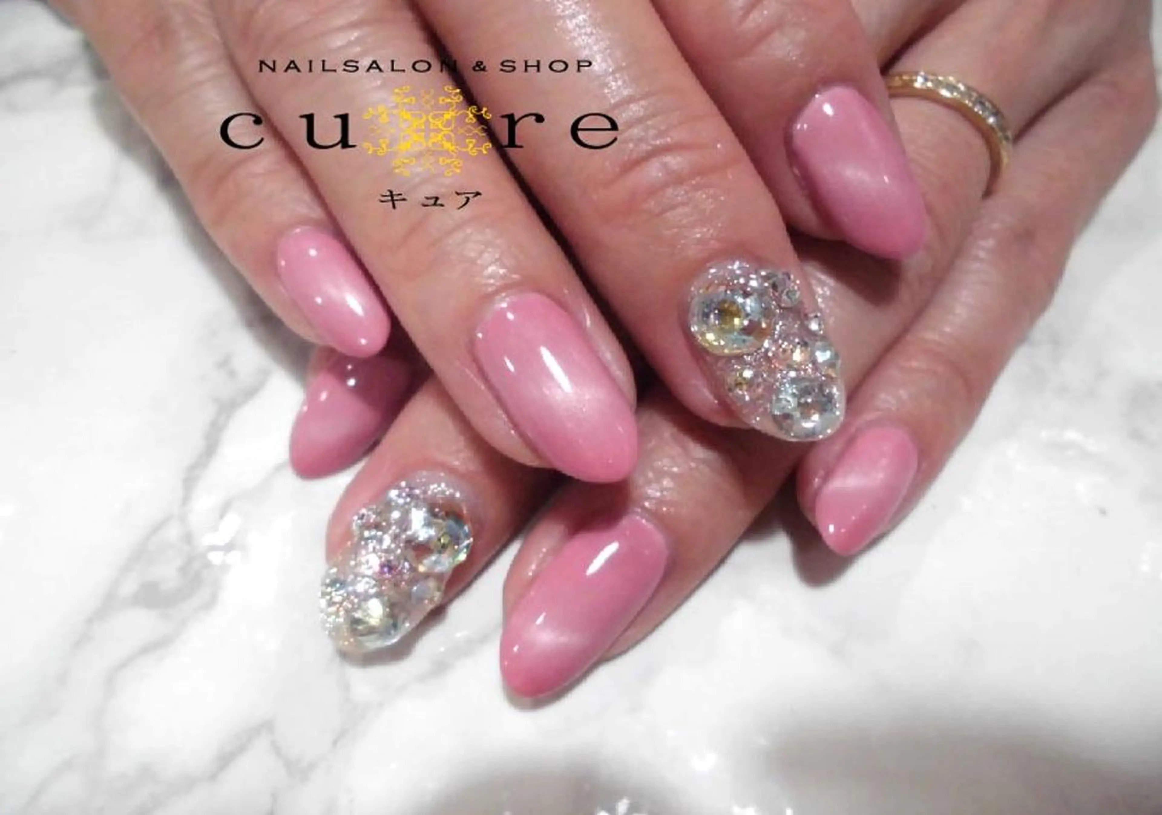 ネイル キラキラネイル ネイルサロン Cureのネイルデザイン