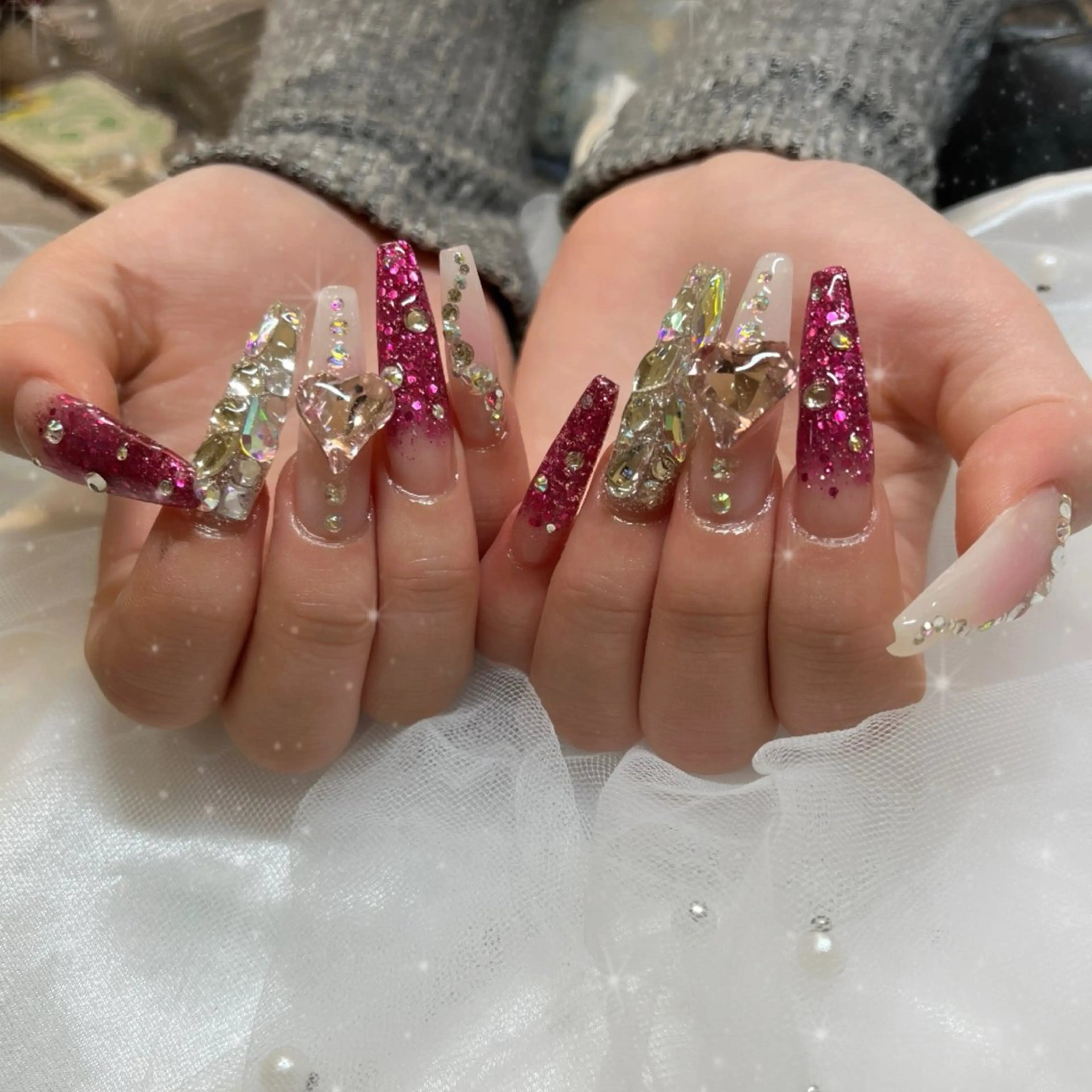 ネイル オーロラネイル ピンク ハンドネイル ブルーデイジー栄本店所属・BlueDaisy 栄本店のネイルデザイン