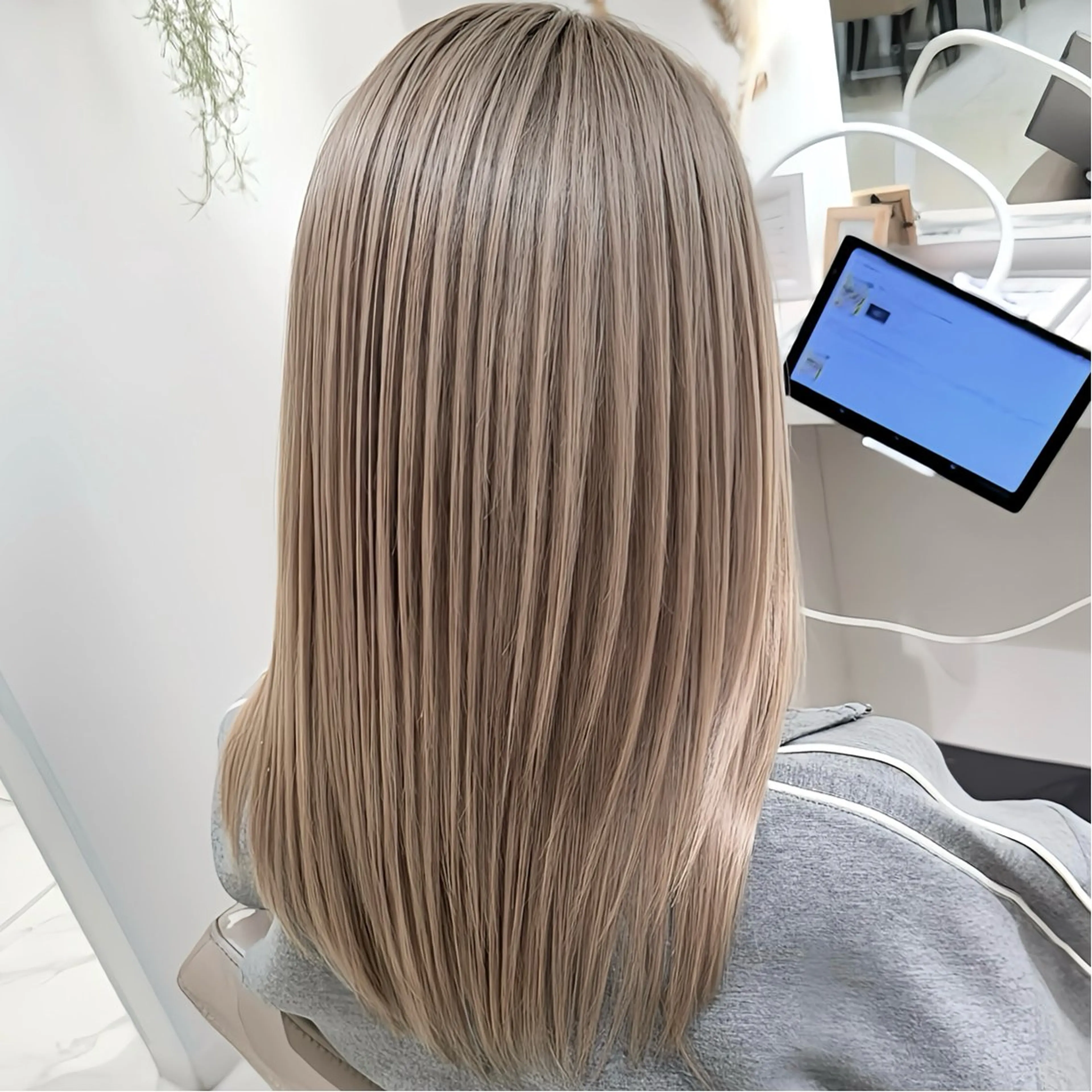 カラー 透明感カラー ヘアカラー 加藤芽実カラーリスト ／ミルクティーカラーのヘアスタイル