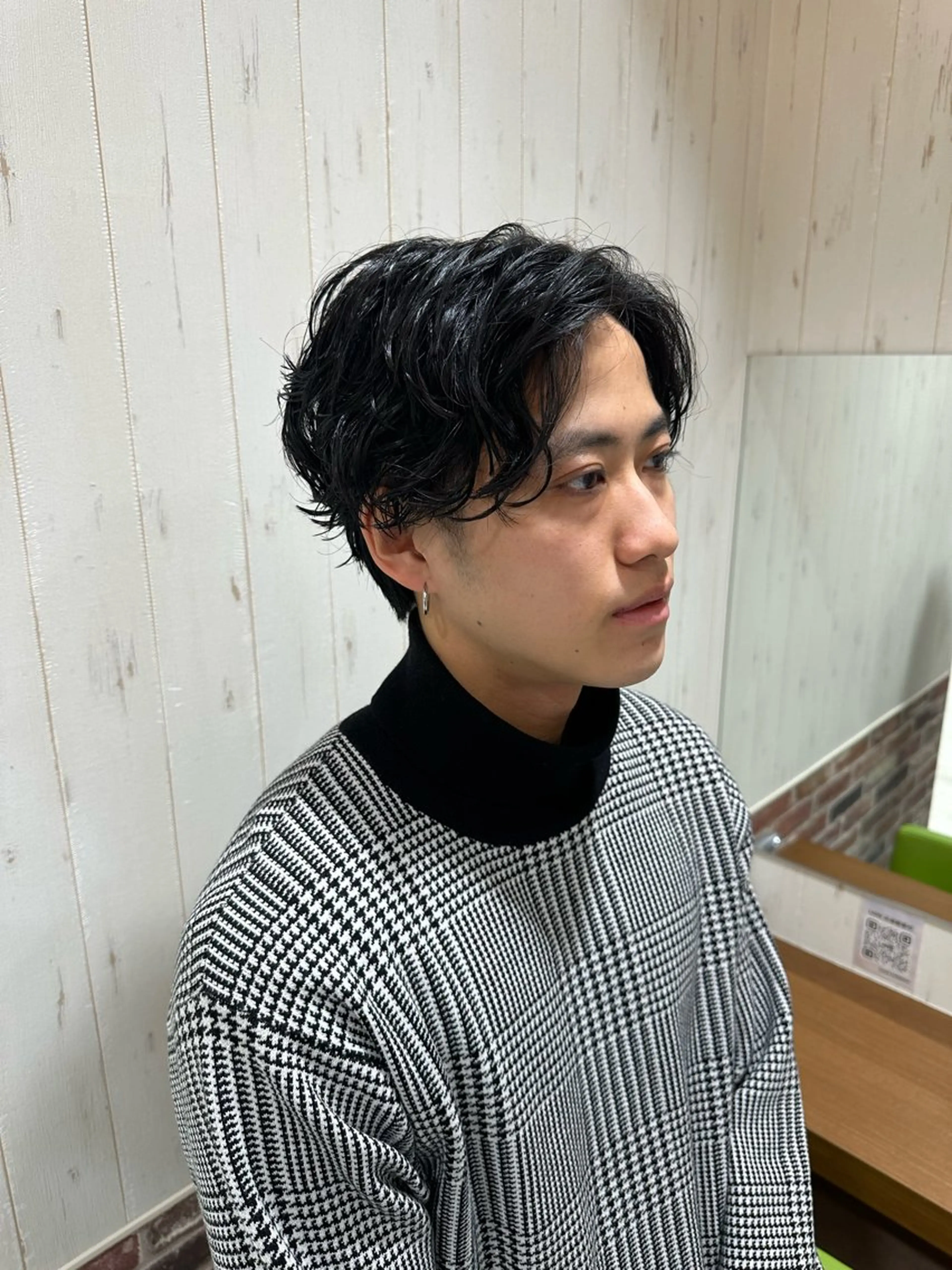 ショート パーマ メンズ ダウンパーマ メンズ韓国風 マッシュ メンズパーマ ツイストスパイラルパーマ パーマ 中嶋 紘夢のヘアスタイル