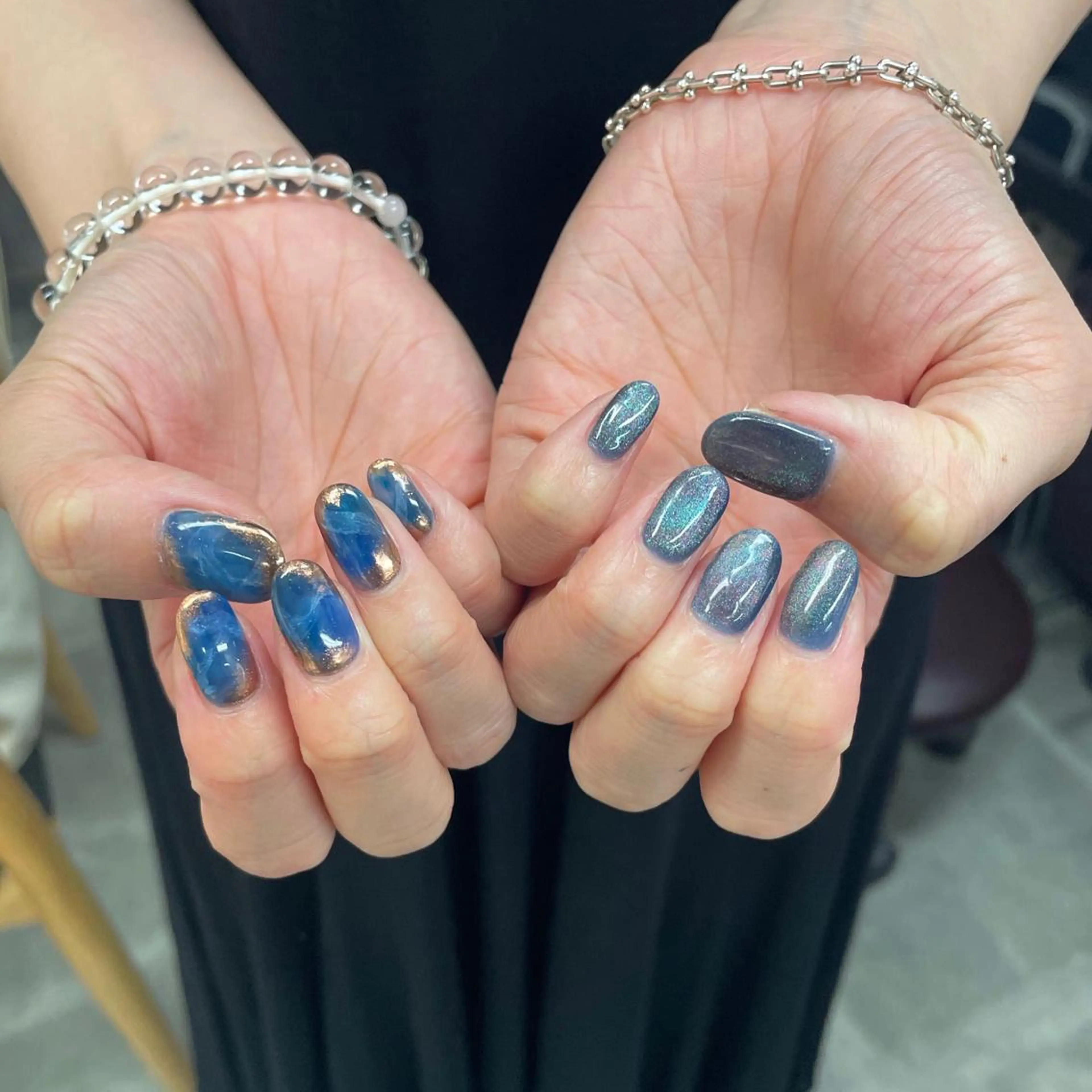 ネイル アートネイル ブルー ジェルネイル マグネットネイル ニュアンスネイル nailstudio eviz新宿店のネイルデザイン