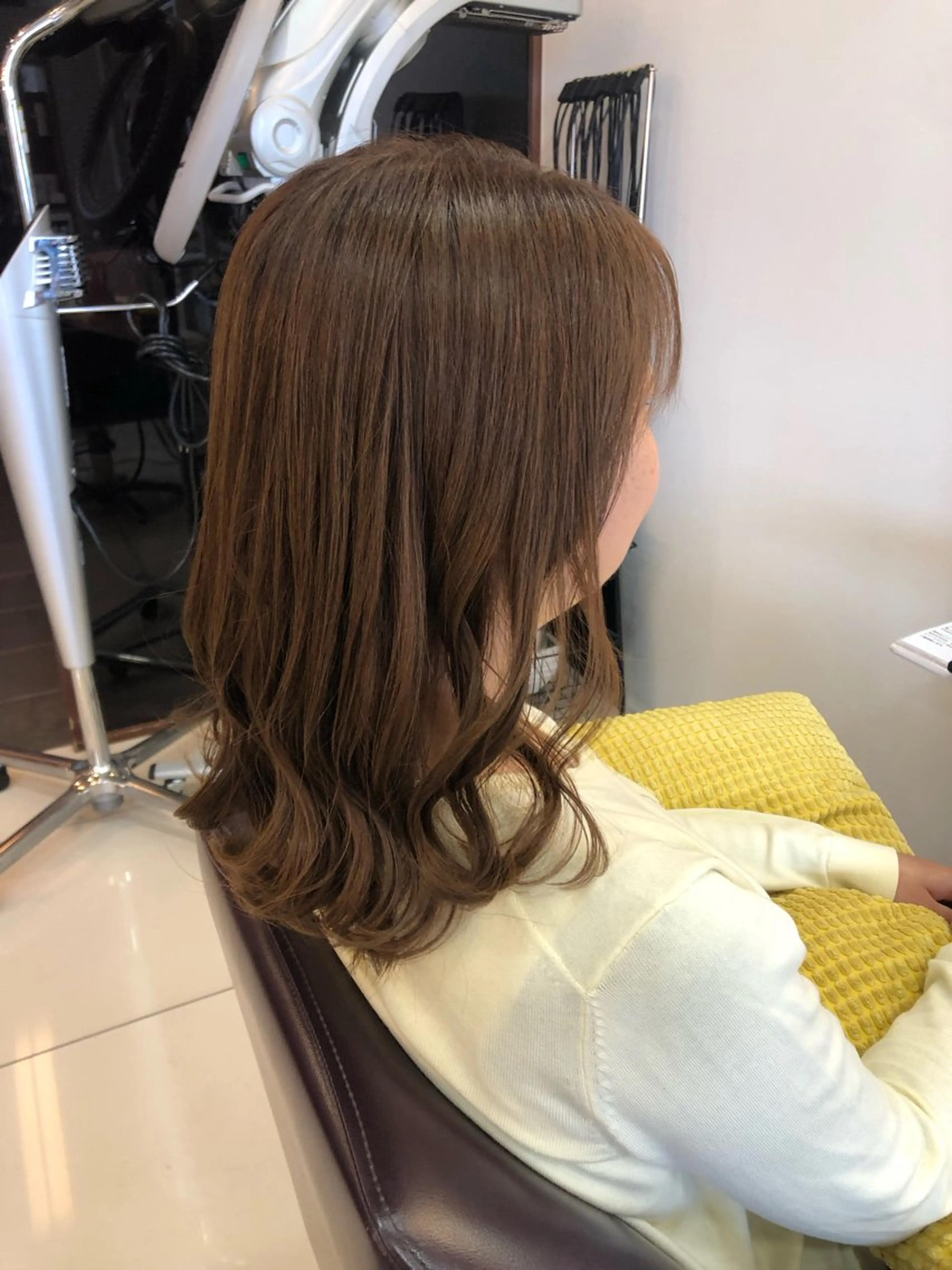 ミディアム カラー 加瀬 真弓のヘアスタイル