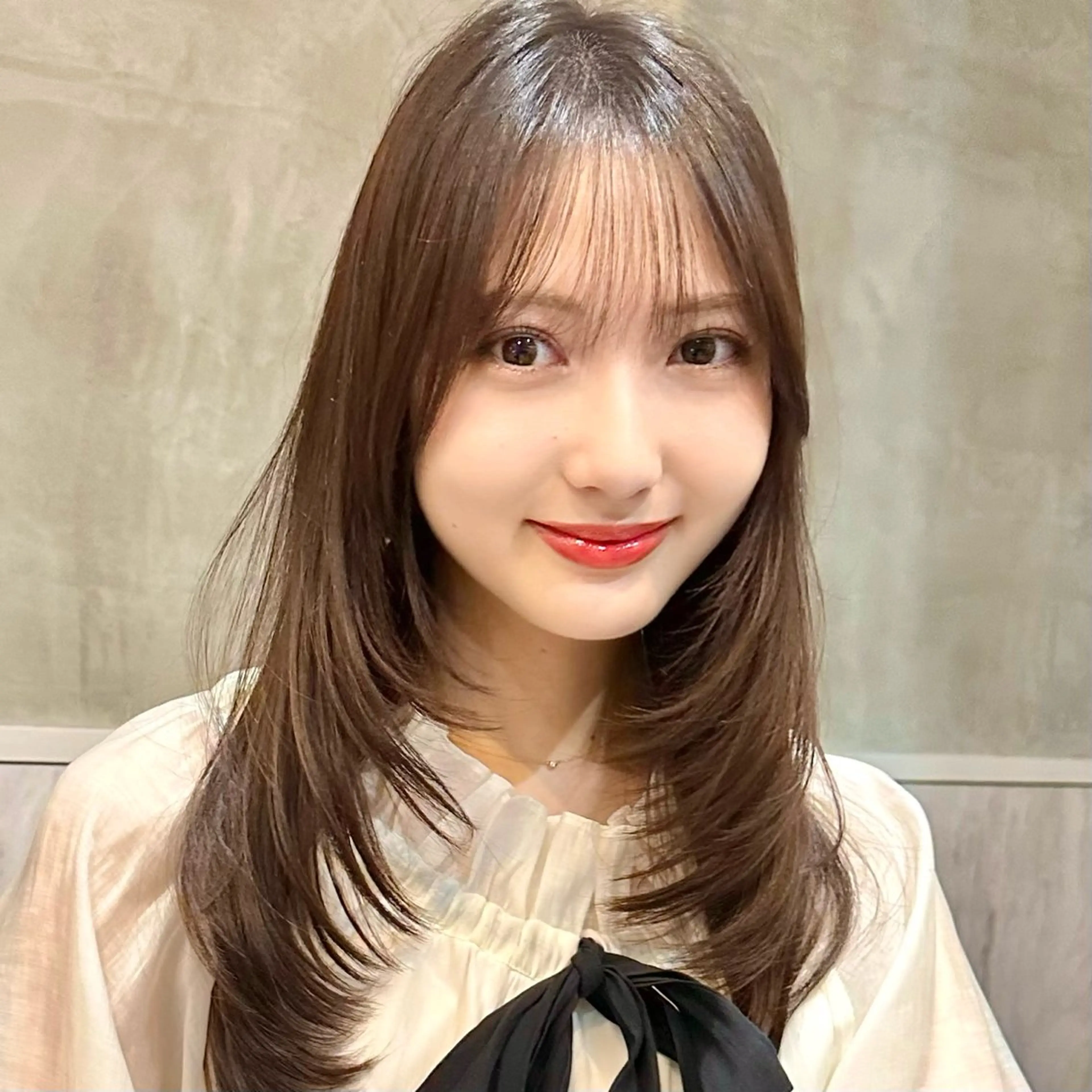 ミディアム カット ヘアカラー トリートメント 🌹ハッシュカット、 レイヤー韓国ヘア🌹のヘアスタイル